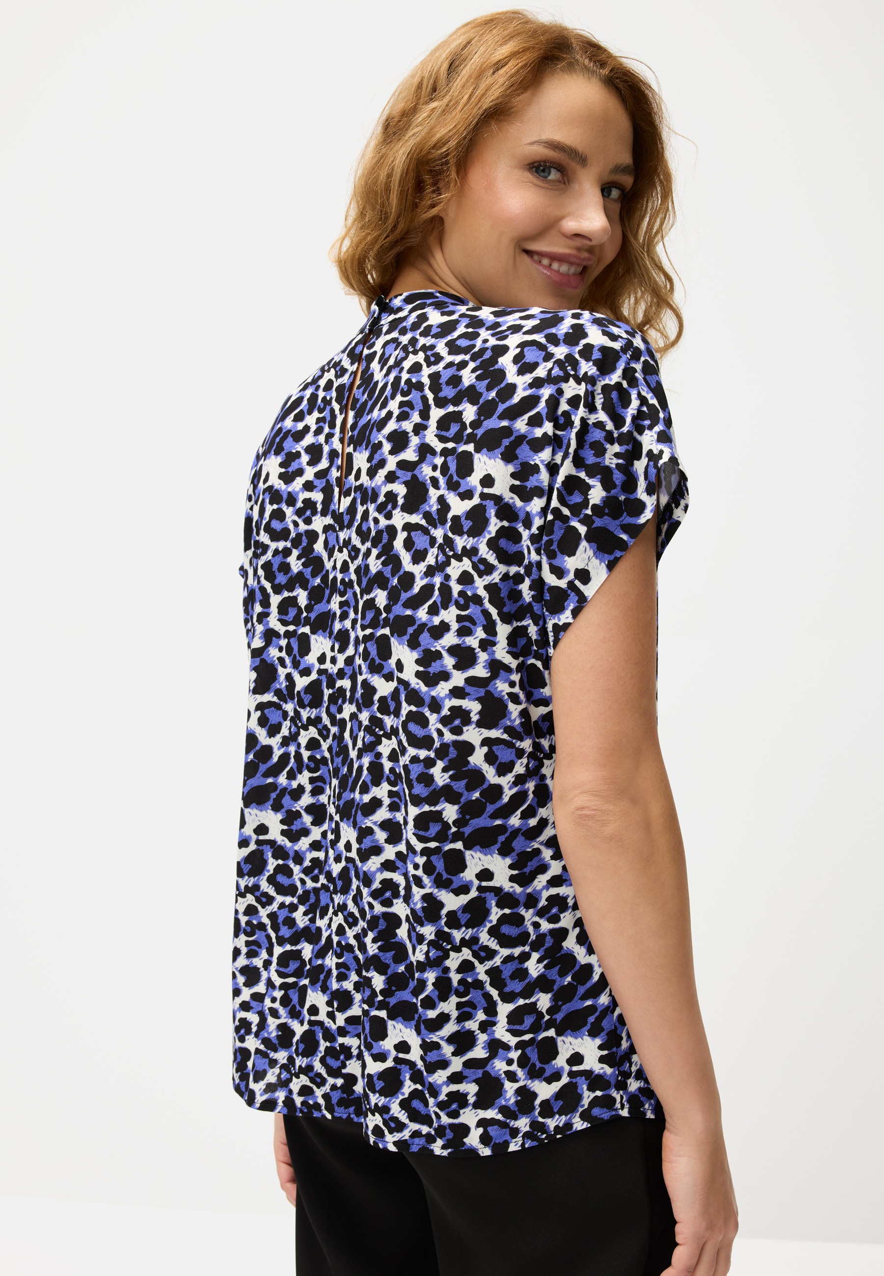 Thumbnail - LASCANA Kurzarmbluse mit Alloverdruck, Damenbluse, sportlich elegant