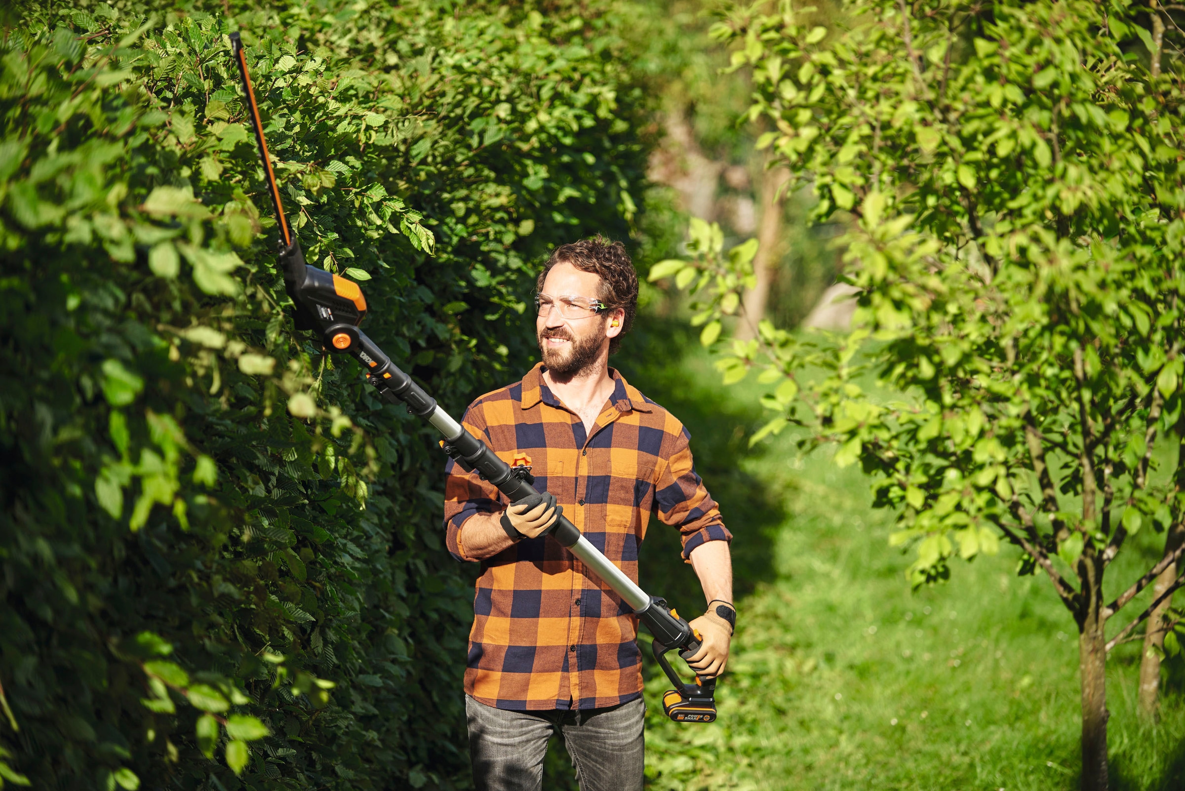 Worx Akku-Heckenschere »20V WG252E.9, Teleskopstiel 3,6m, 45cm«, Mit längenverstellbaren Teleskopstiel für hohe Reichweite bis 3.6m