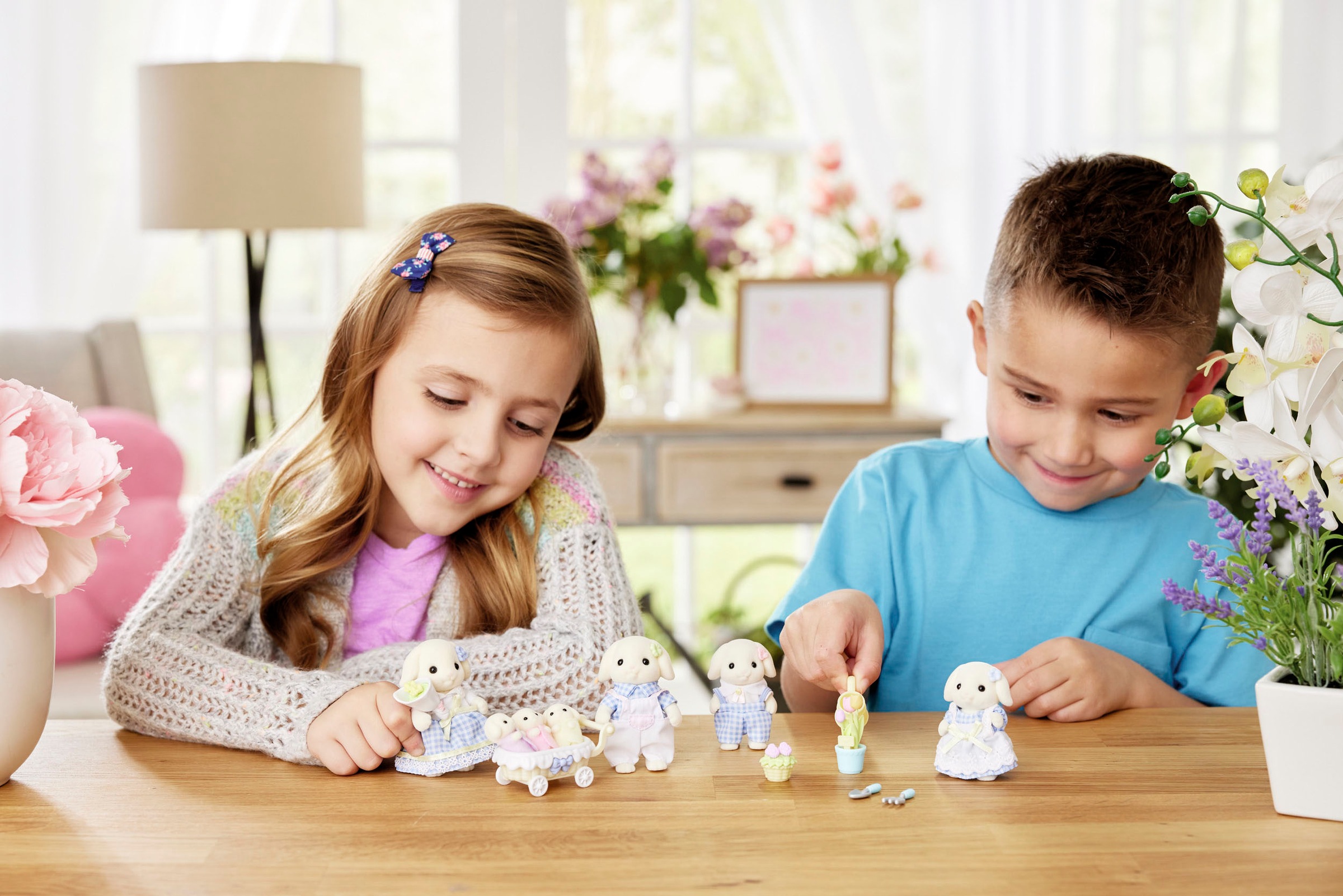 Sylvanian Families Spielfigur »Spielset Kaninchen Familie (5735)«
