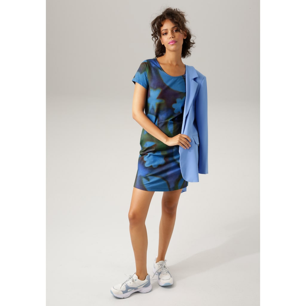 Aniston CASUAL Sommerkleid, im trendigem Batik-Look - jedes Teil ein Unikat