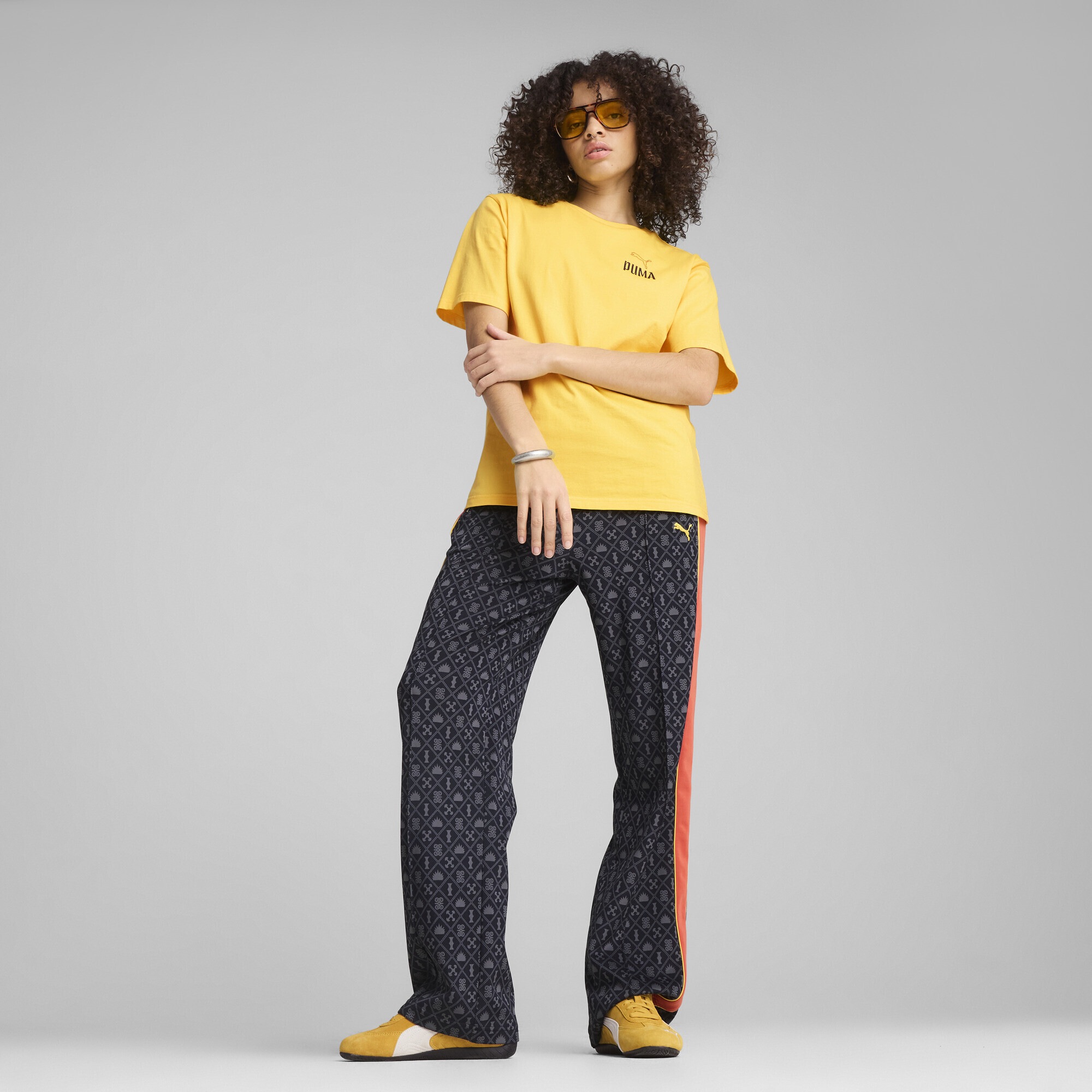 PUMA T-Shirt »Wardrobe Essentials Relaxed Graphic T-Shirt Damen«