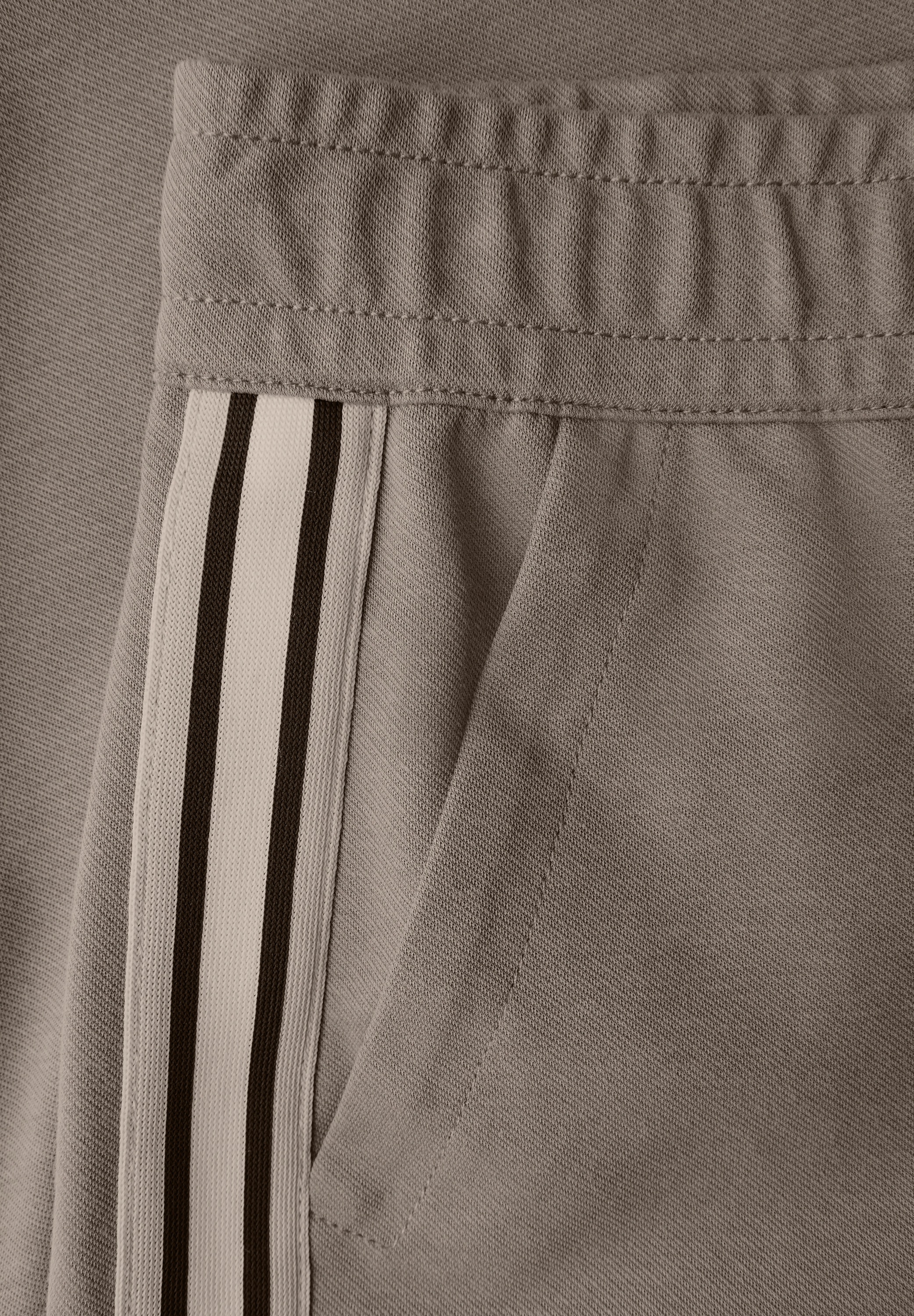STREET ONE Stoffhose, mit elastischem Bund