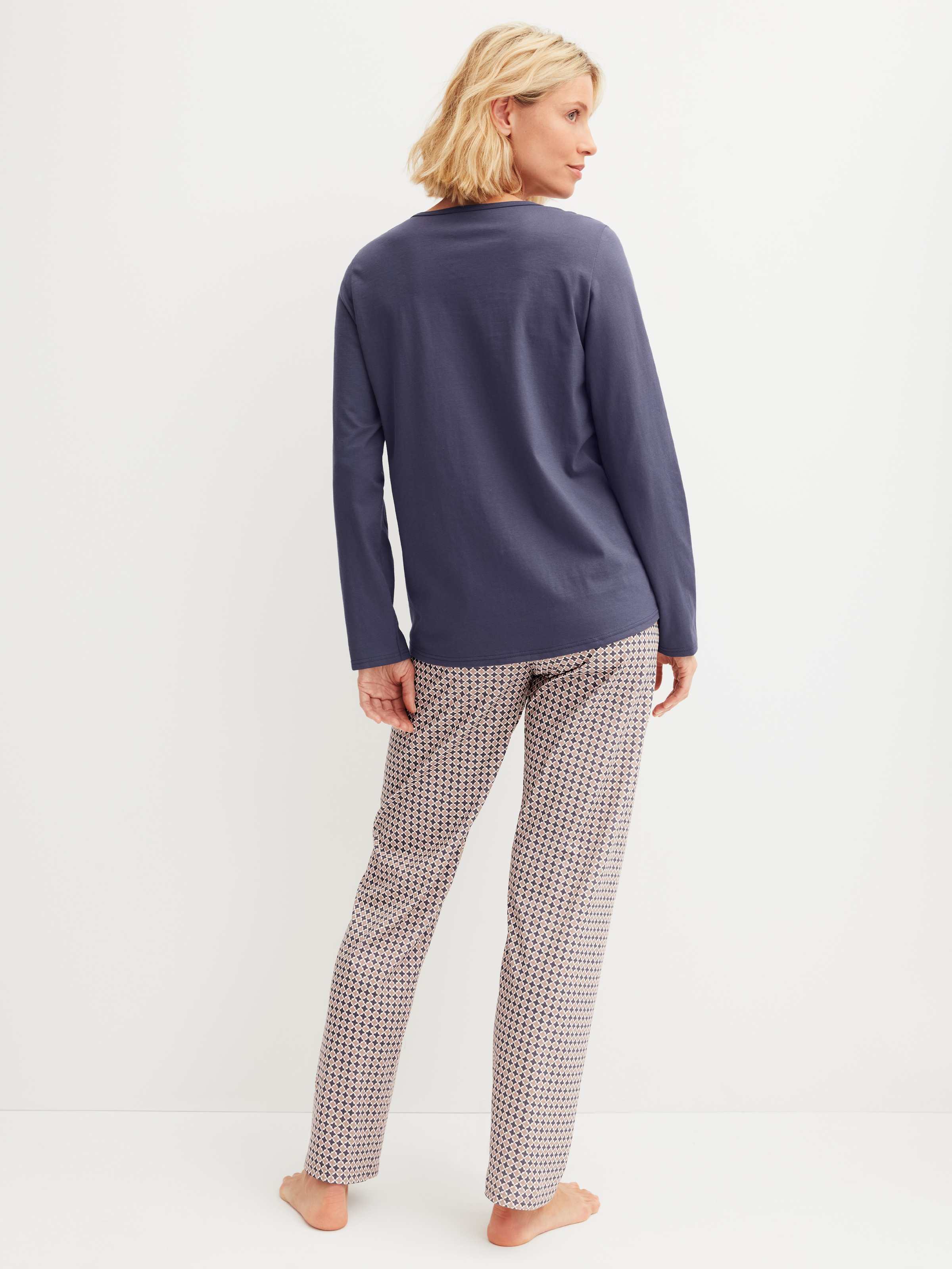 Thumbnail - CALIDA Schlafanzug "Graphic Nights" 2 tlg. Streifen-Design, Single Jersey Qualität, Rundhals, Langarm, weich