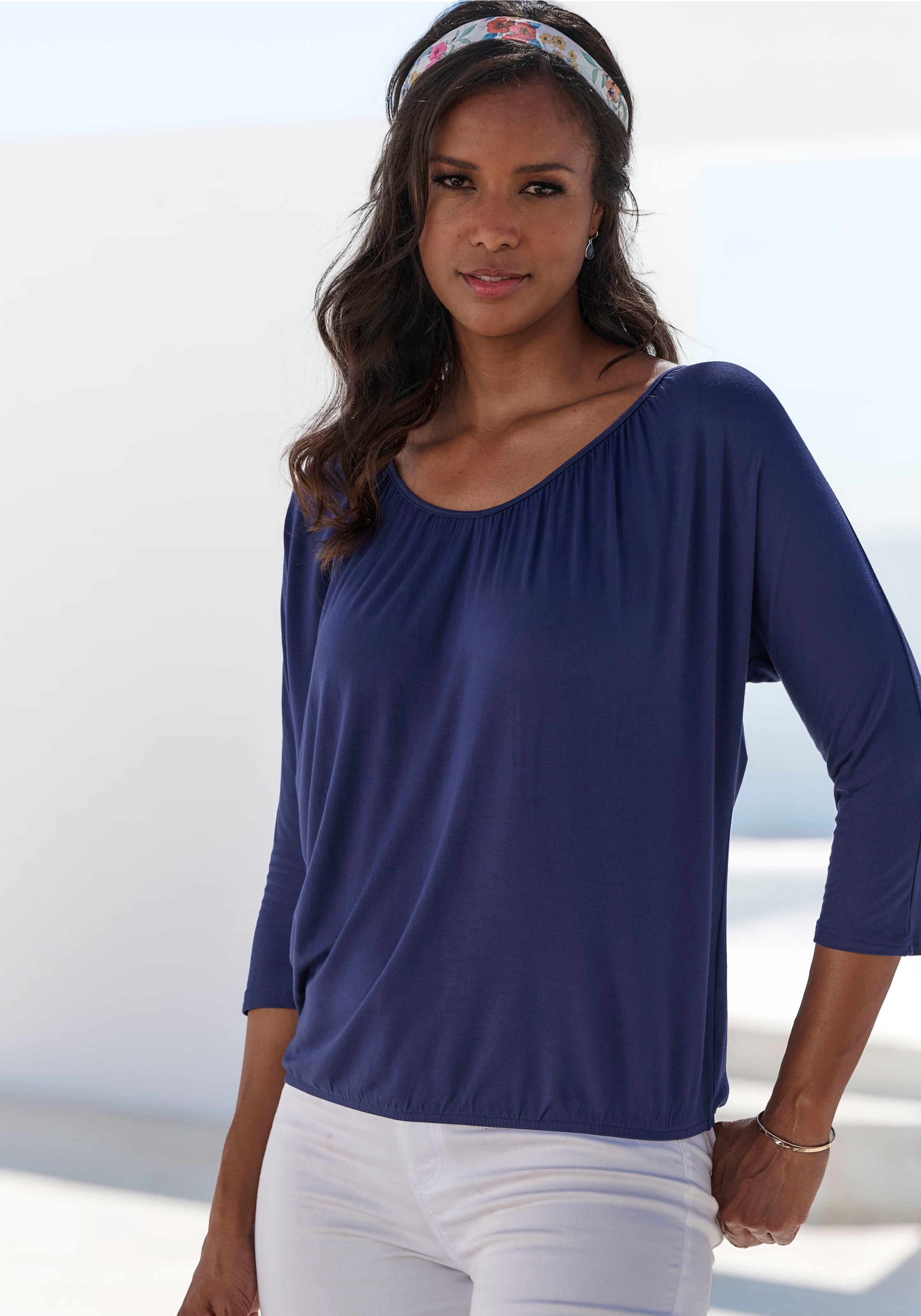 LASCANA 3/4-Arm-Shirt "mit zarter Raffung am Ausschnitt" aus luftigem Viskose-Stretch