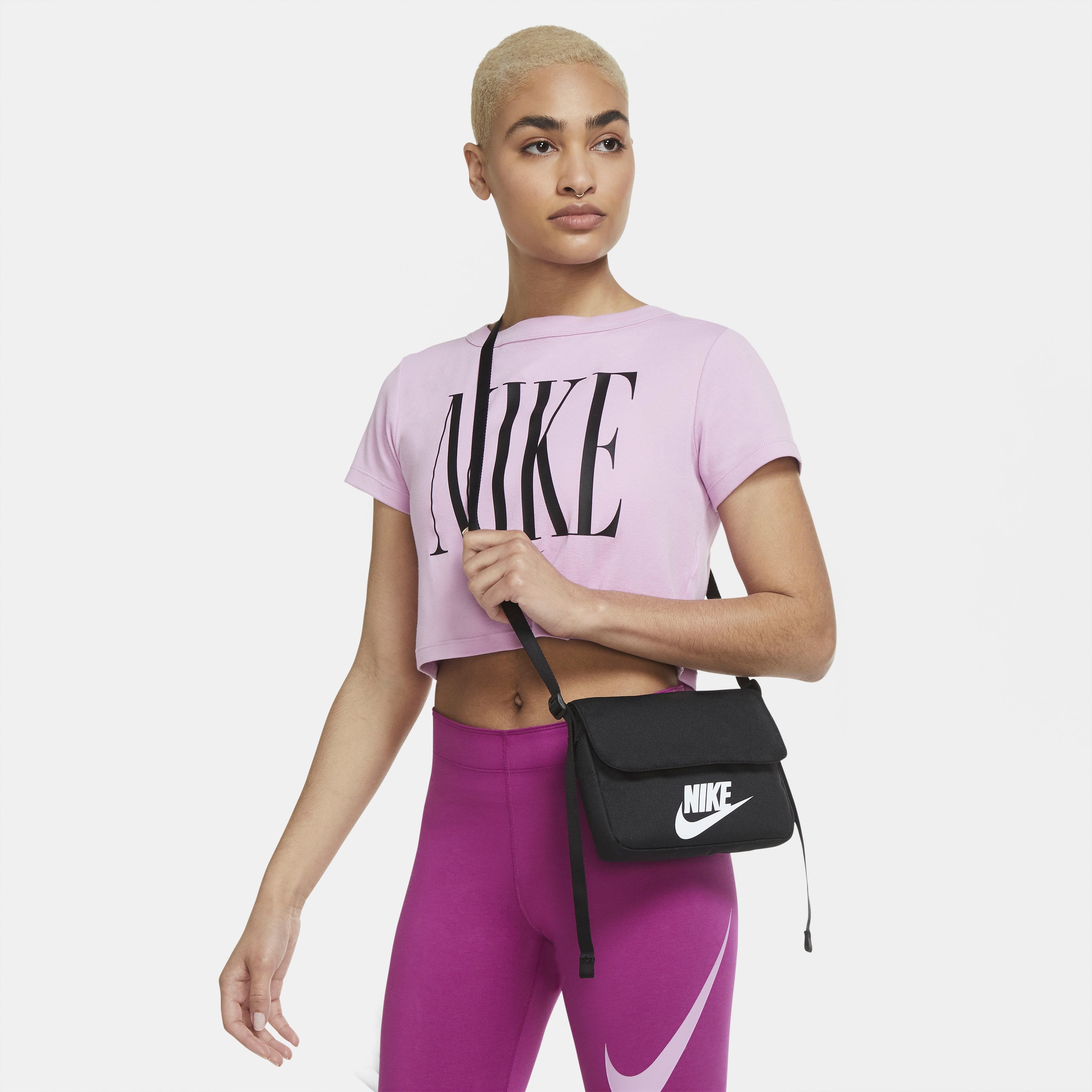 Nike Sportswear Umhängetasche "WOMENS REVEL CROSSBODY BAG" aus Kunstfaser, günstig online kaufen