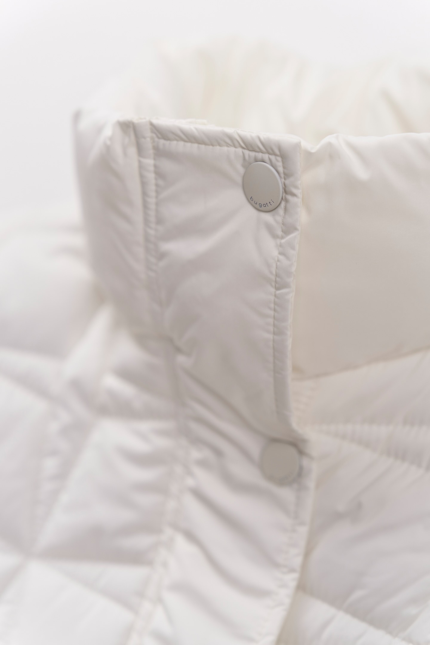 bugatti Blouson, ohne Kapuze, mit femininem Steppdesign