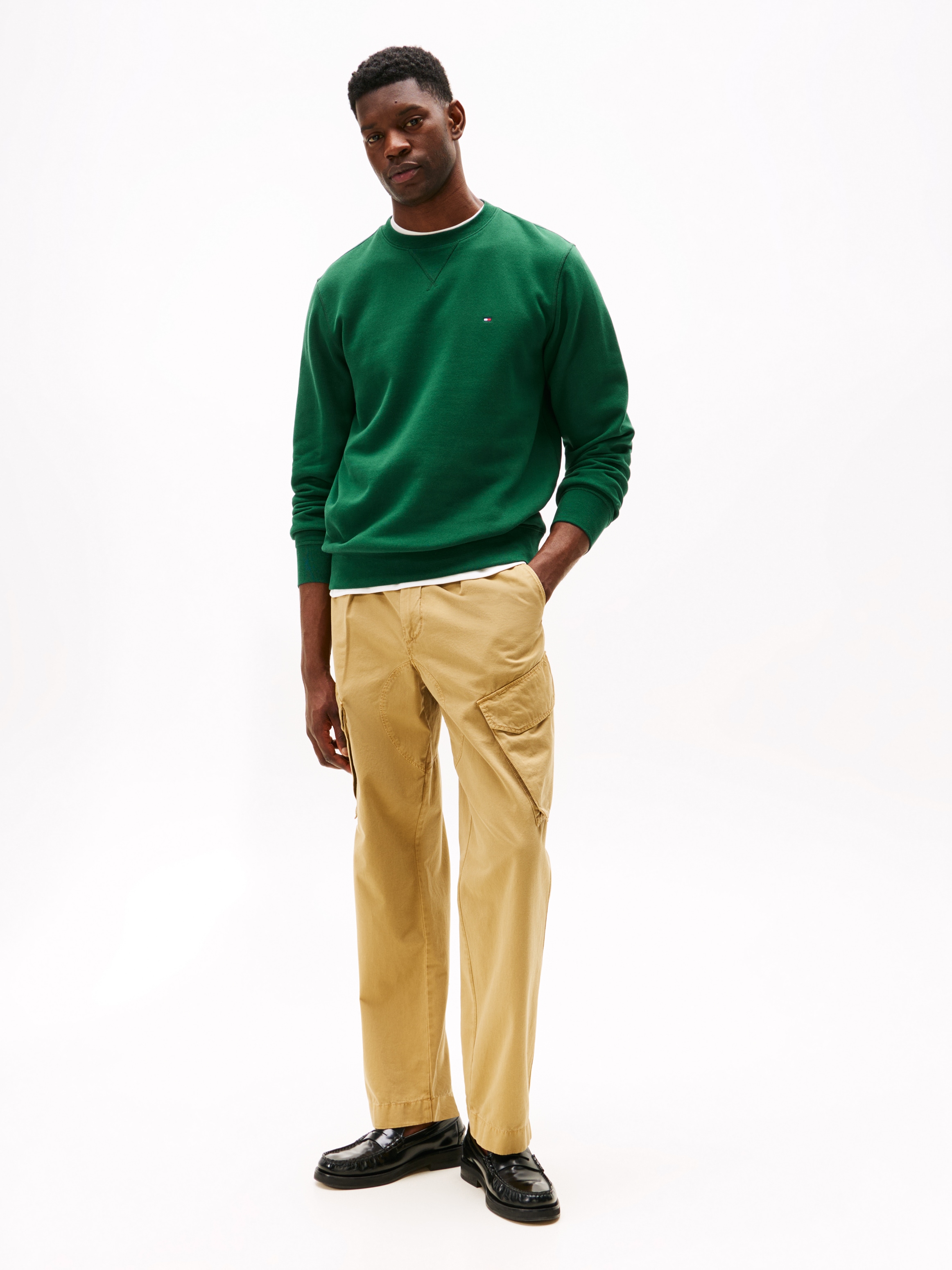 Tommy Hilfiger Sweatshirt »ESS SEASONAL FLEECE CREWNECK mit Rundhals und Stickerei«, unifarben, casual, regular fit, Baumwollmix, Rundhals