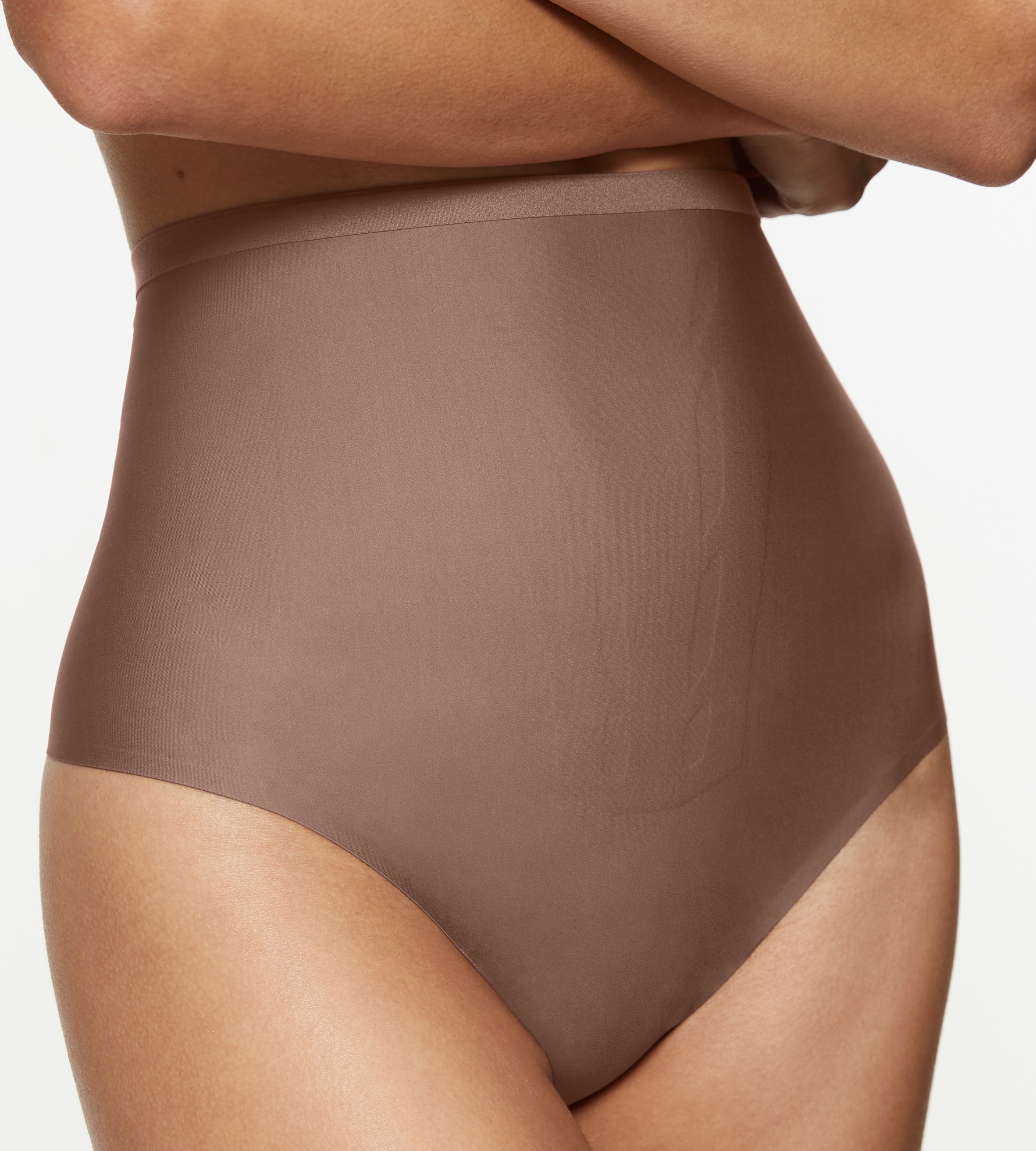 Triumph Shapingslip »Shape Smart Highwaist String«, glättend und schmeichelnd