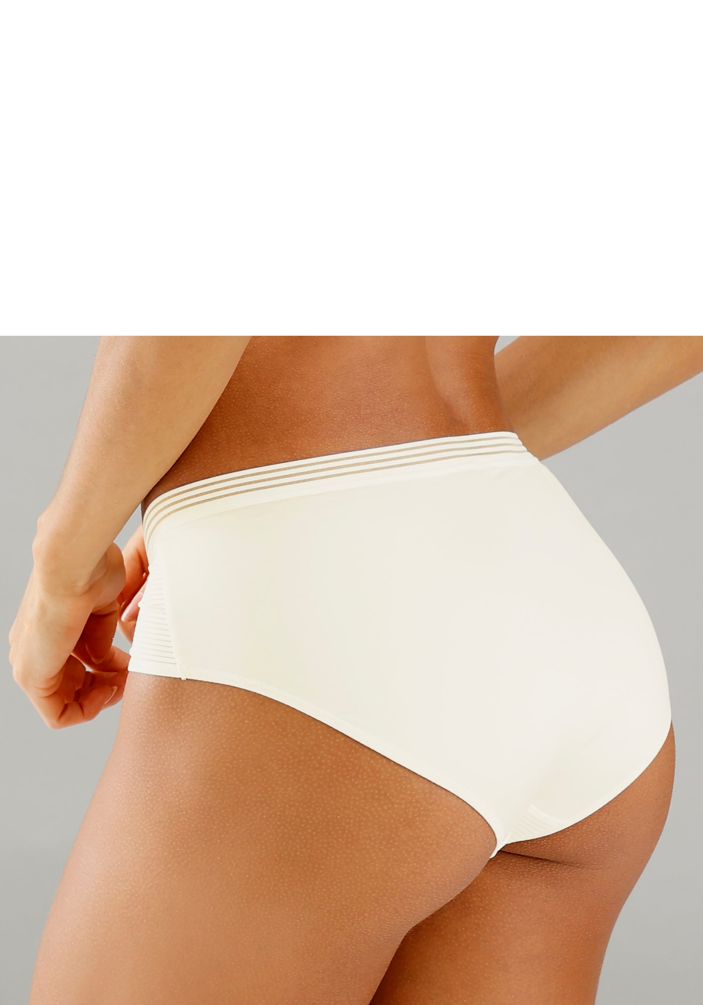 s.Oliver Panty »Zoè« aus modischer Spitze in graphischer Optik