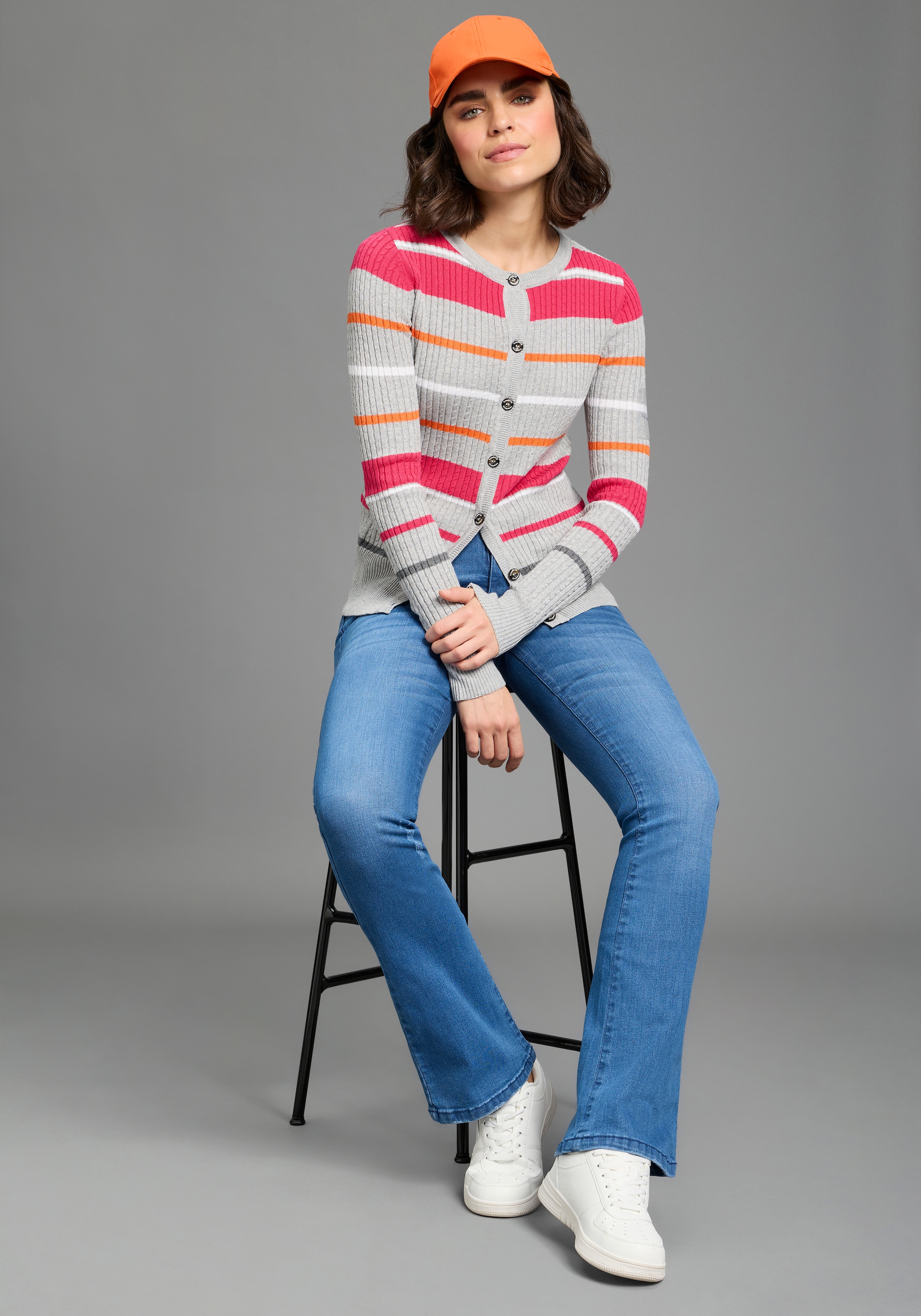 KangaROOS Bootcut-Jeans mit ausgestellter Beinform, aus Baumwolle und Elasthan