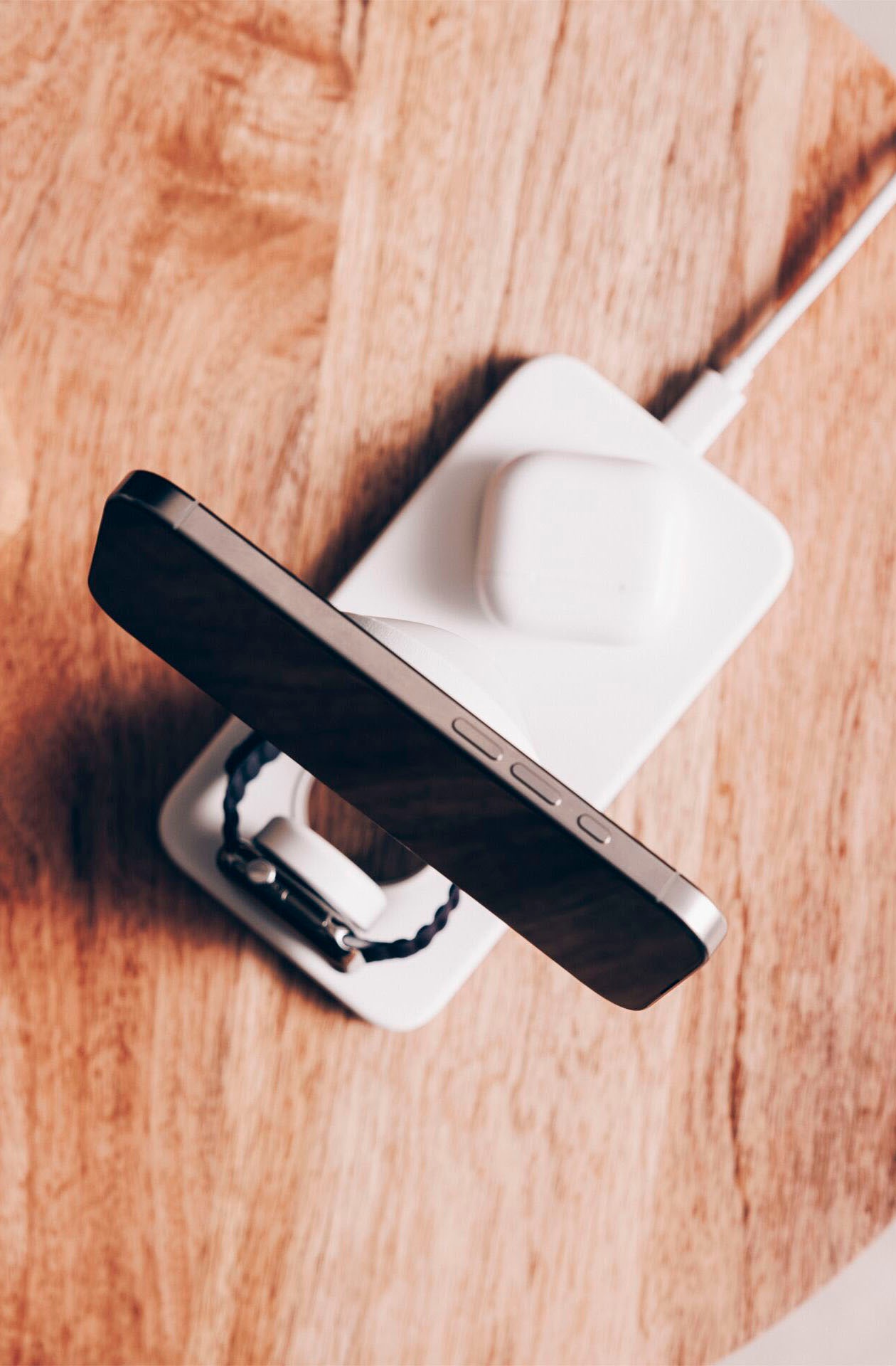 Twelve South Ladestation »HiRise 3 Deluxe 3-in-1 Qi2«