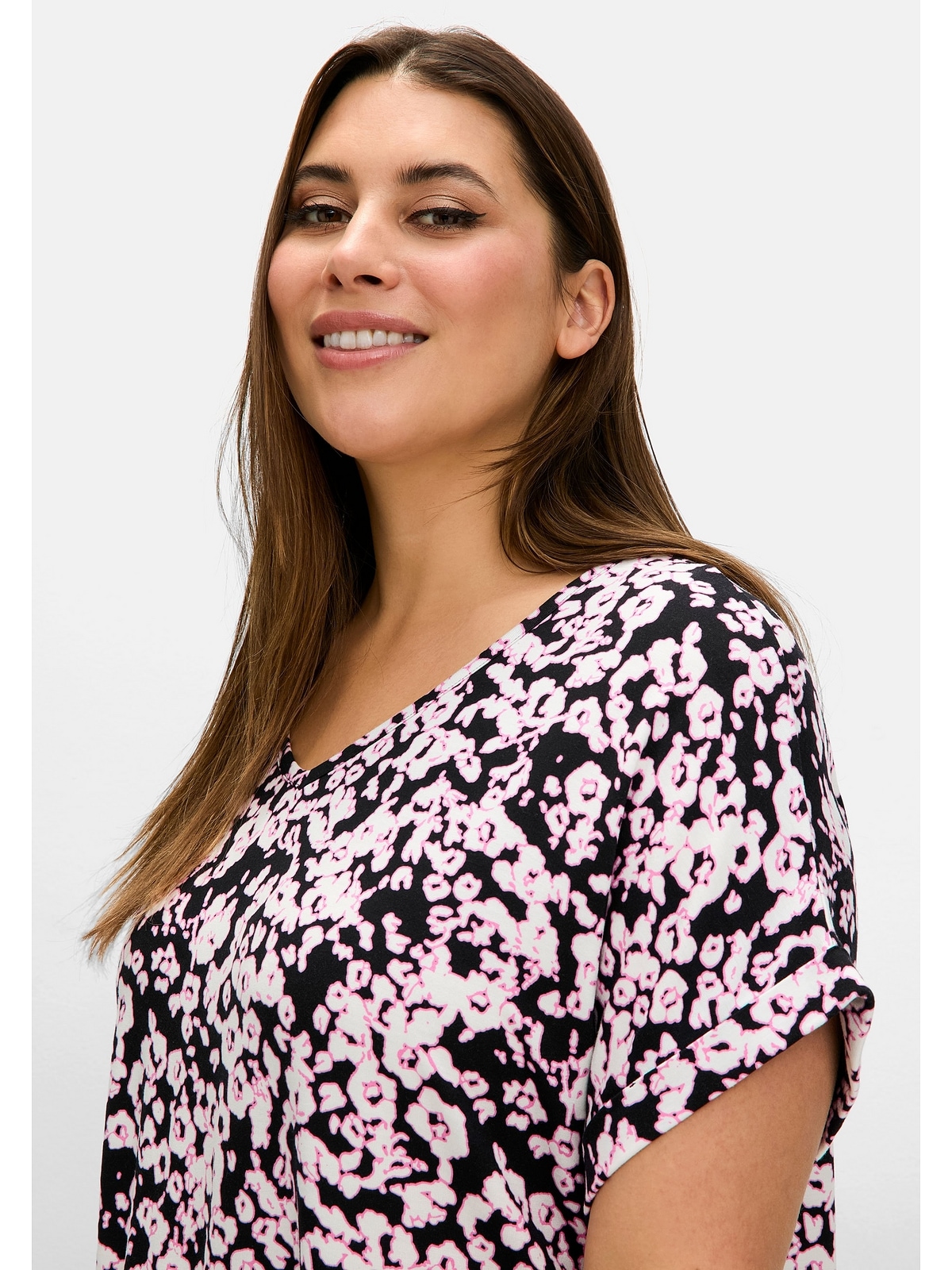 Sheego T-Shirt »Große Größen«, mit Blumendruck und Saum-Gummizug
