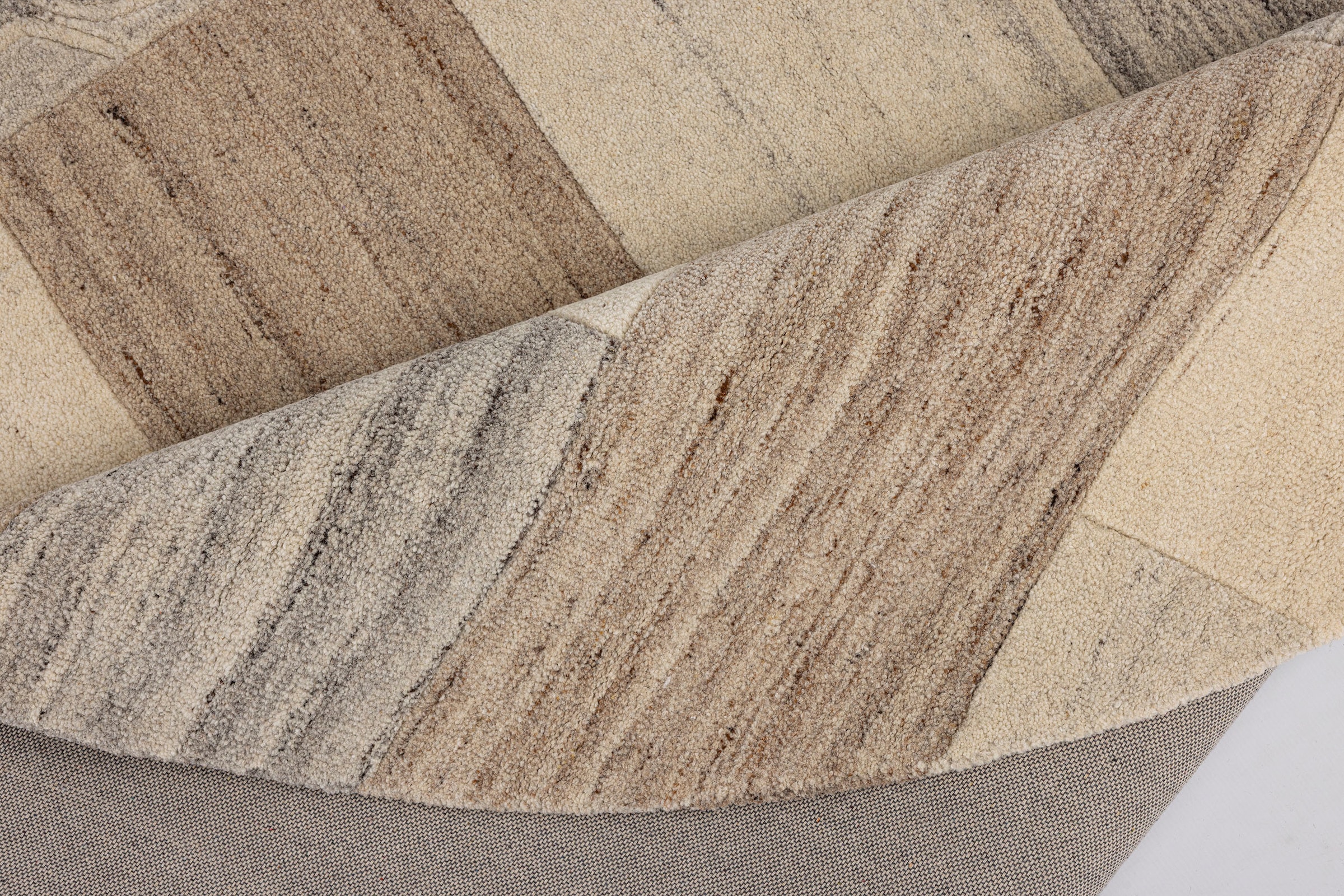 THEKO Wollteppich »Lola, Wolle, handgearbeitet, Patchwork Design«, rund, 12 mm Höhe, handgetuftet, Wohnzimmer, Schlafzimmer, Esszimmer