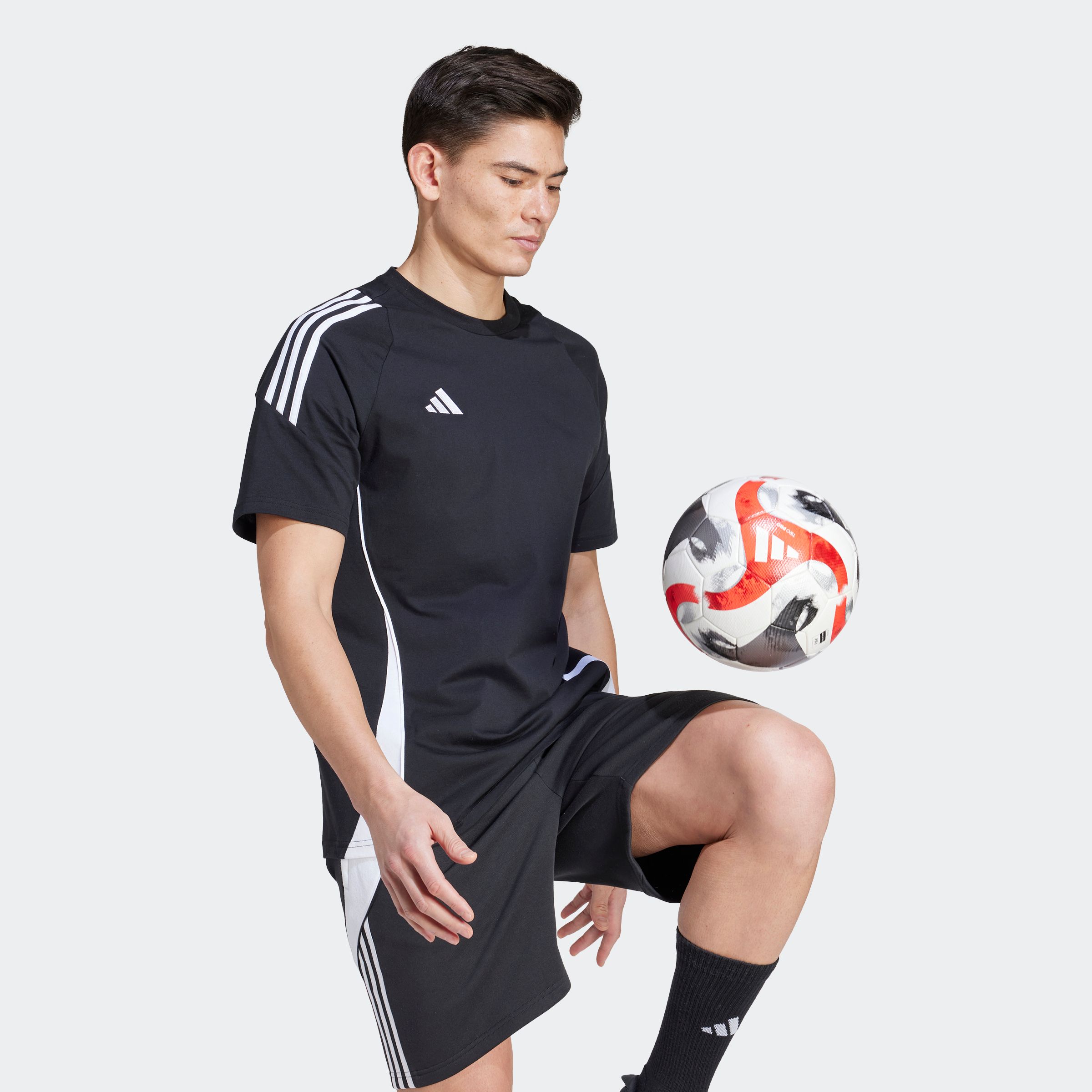 Thumbnail - adidas Performance Trainingsshirt "TIRO24 SWTEE" für Fußballtraining und Freizeit, Kurzarmdesign, Rundhalsausschnitt