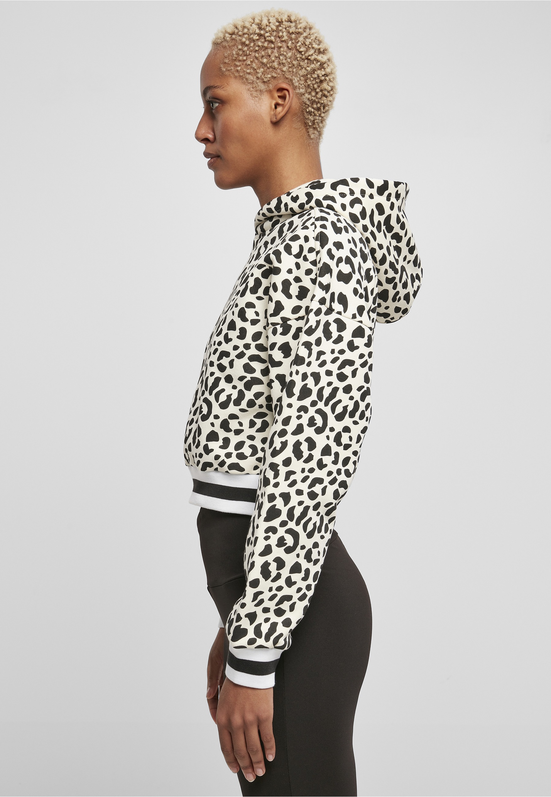 URBAN CLASSICS Rundhalspullover »Urban Classics Damen Ladies Short AOP College Hoody« 1