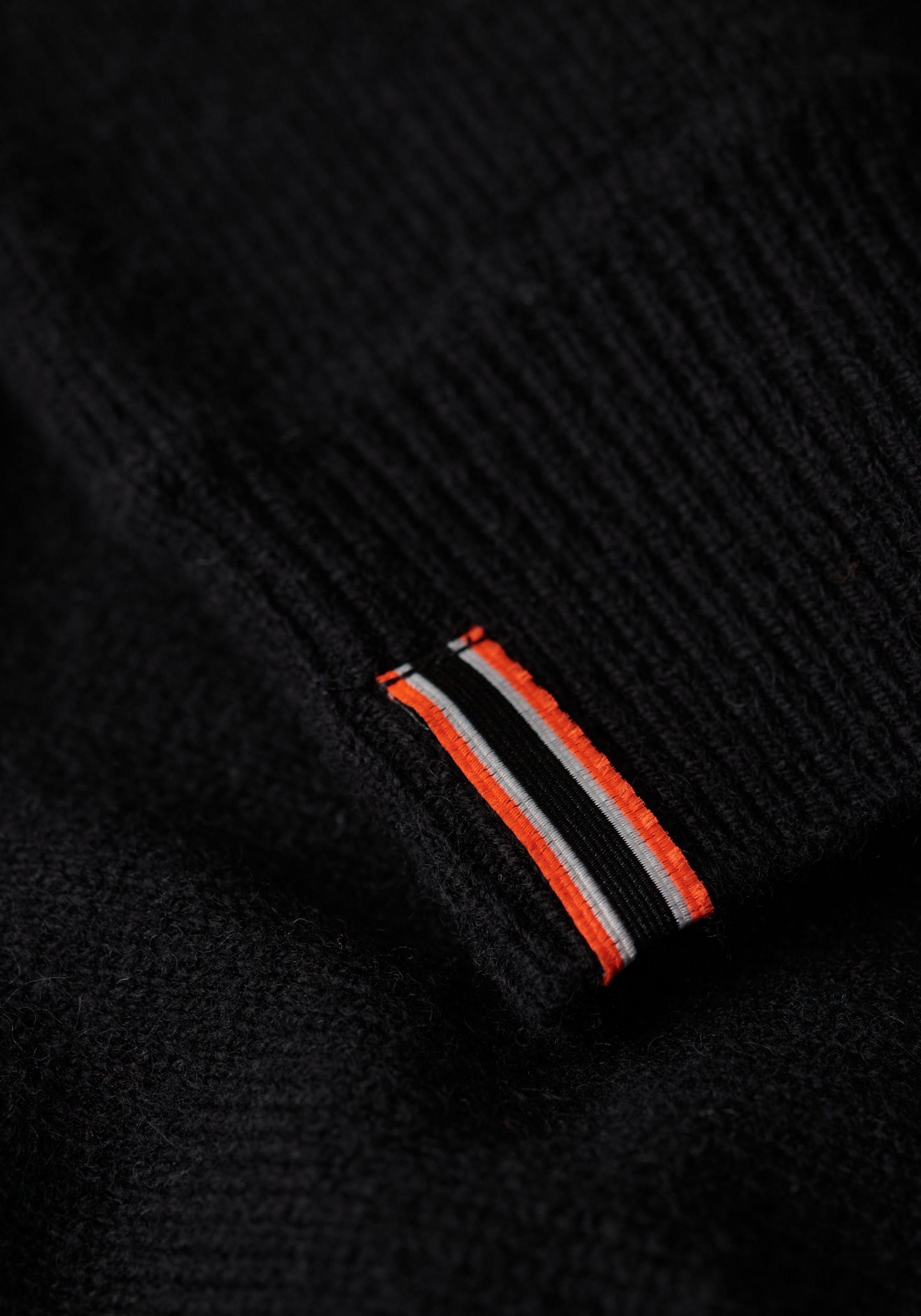 Superdry Rundhalspullover »ESSENTIAL SLIM FIT CREW JUMPER«