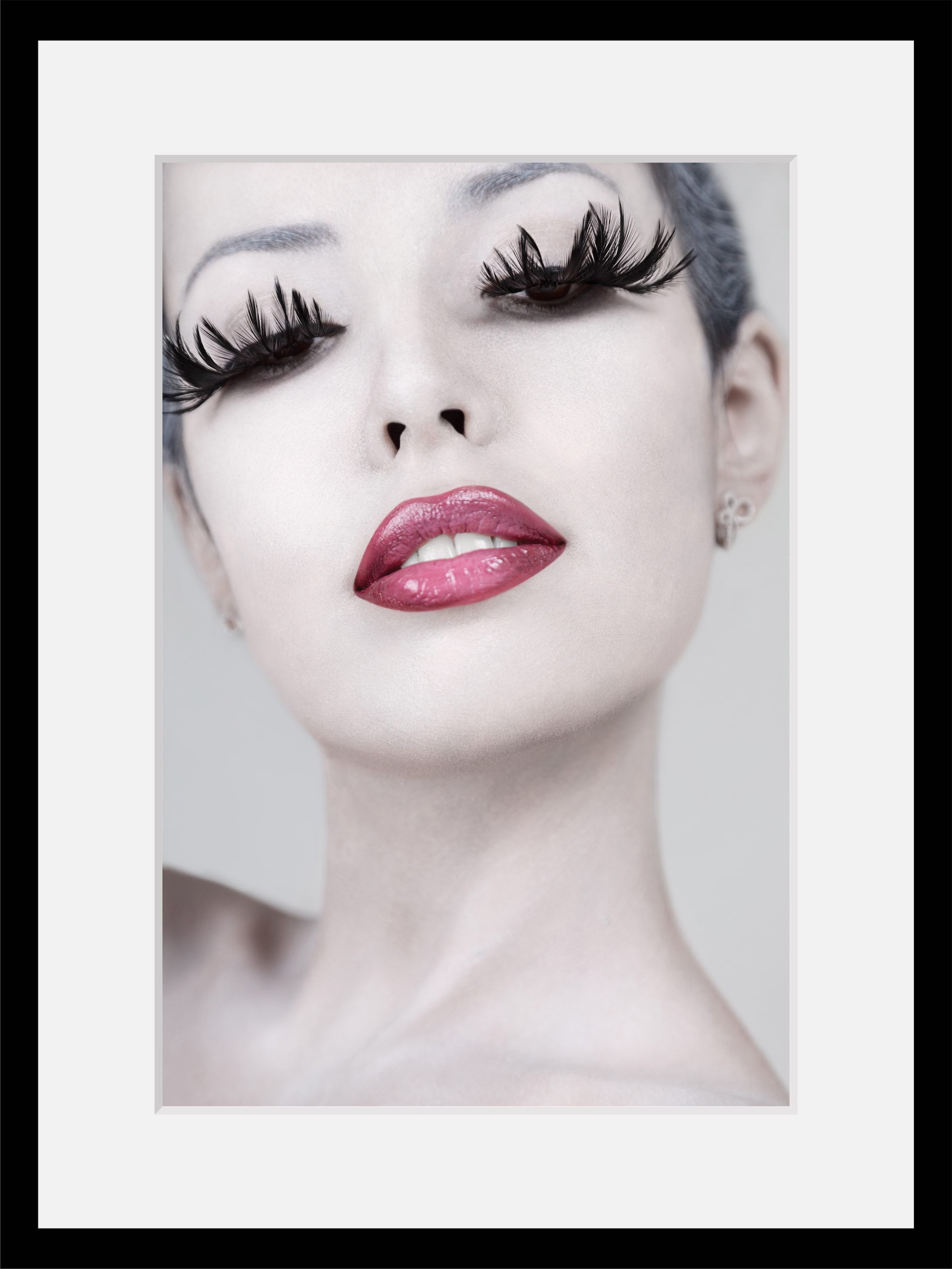 queence Bild "Lashes", Frau, Lashes, Frau mit langen Wimpern, gerahmt, Mascara