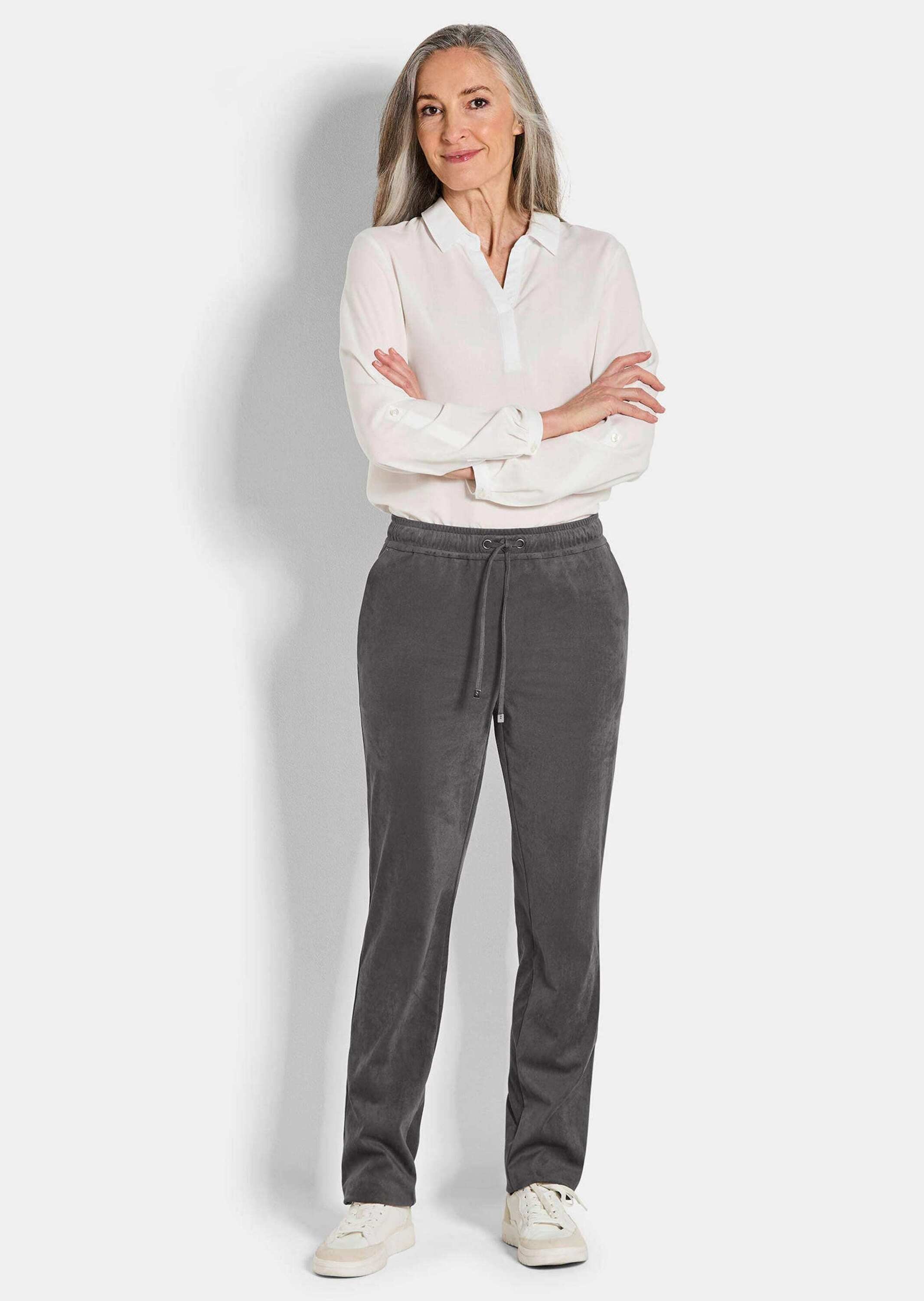 Thumbnail - GOLDNER 2-in-1-Hose "Kurzgröße Freizeithose SARA, Veloursleder-Optik"