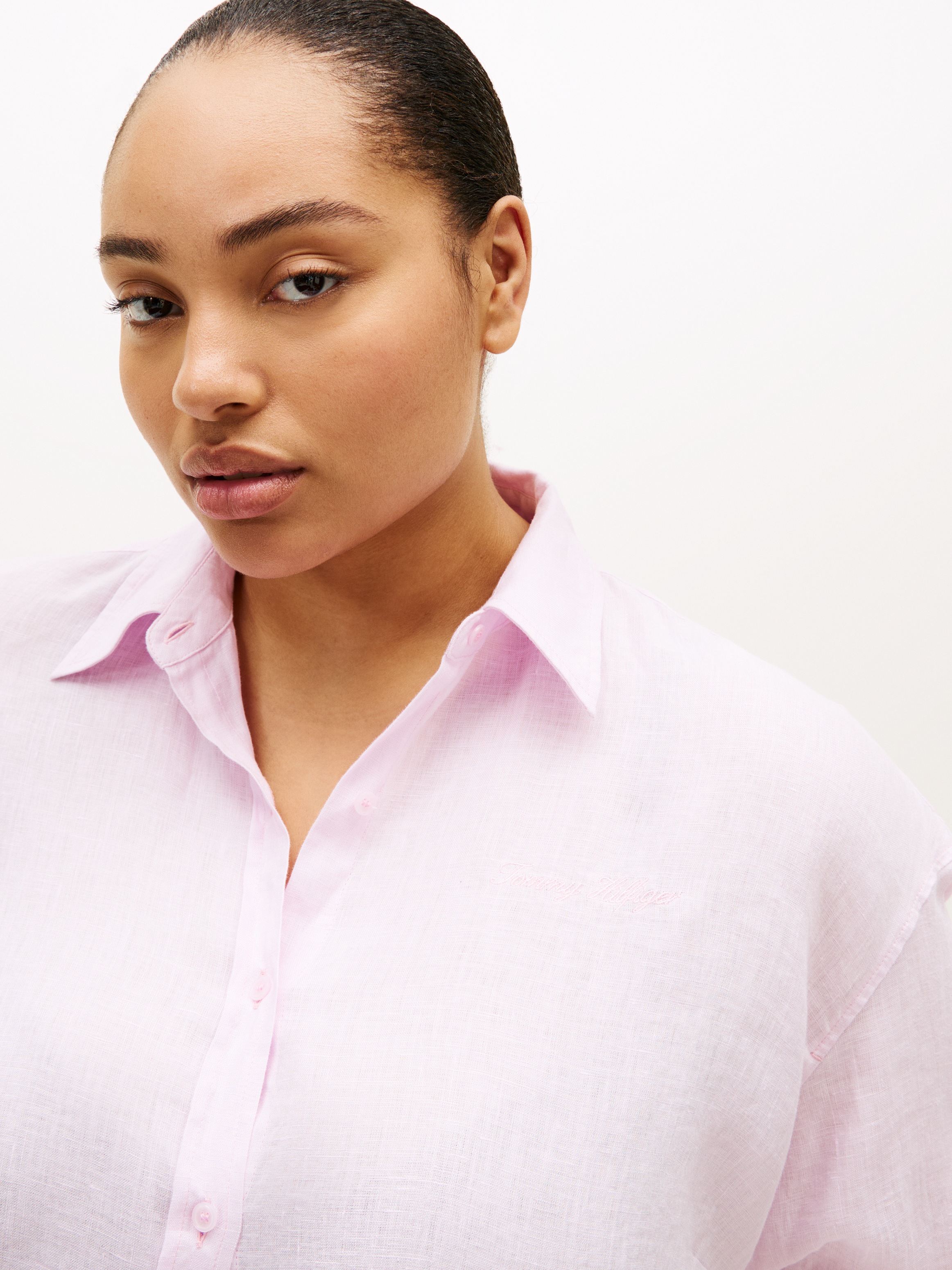 Tommy Hilfiger Curve Langarmbluse »CRV ESS LINEN ROUND HEM SHIRT« in großen Größen