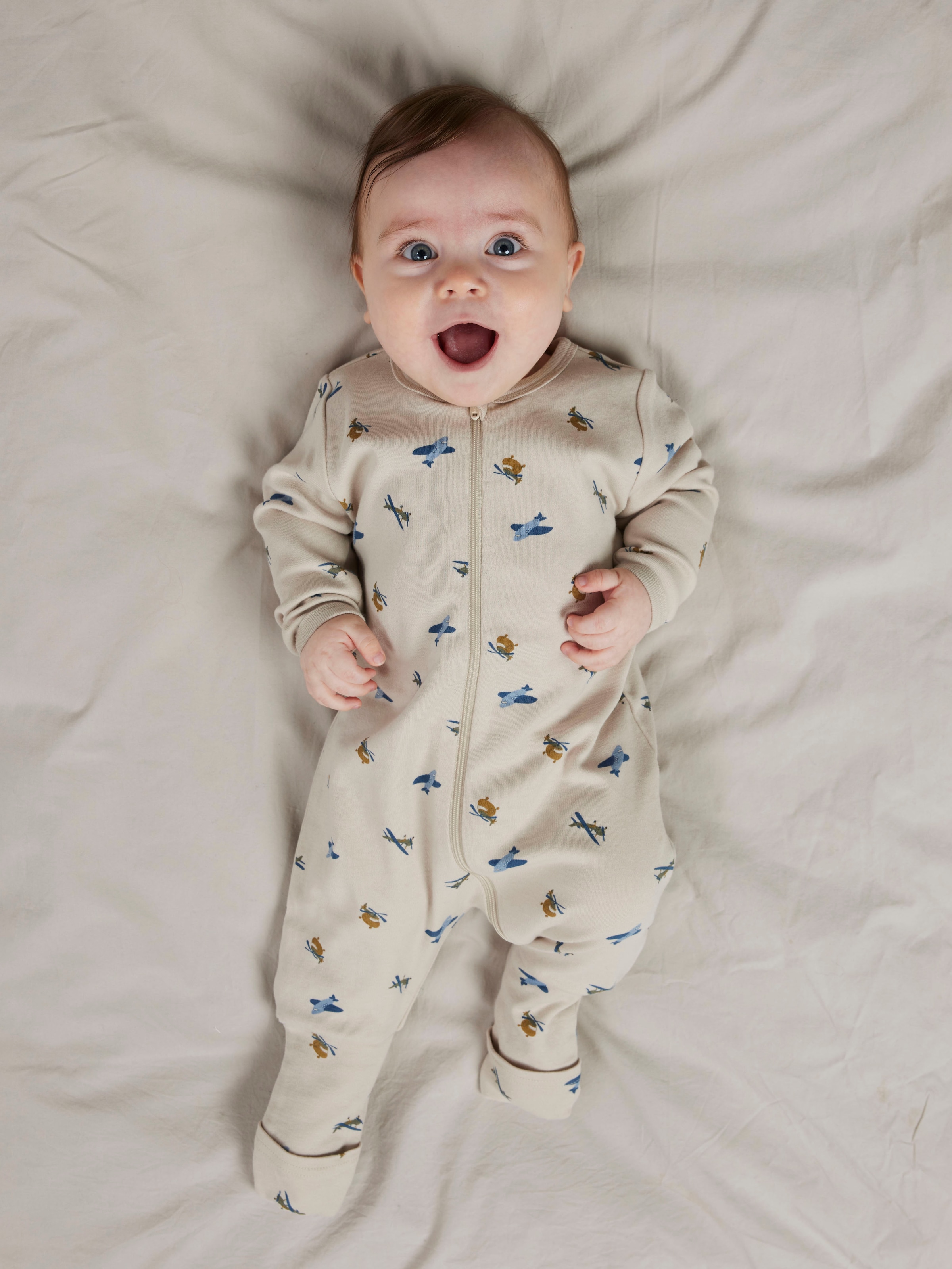 Name It Schlafanzug »NBMNIGHTSUIT ZIP FF AIRPLANE NOOS« aus Baumwolle, bequeme Passform, mit Reißverschluss und Kinnschutz