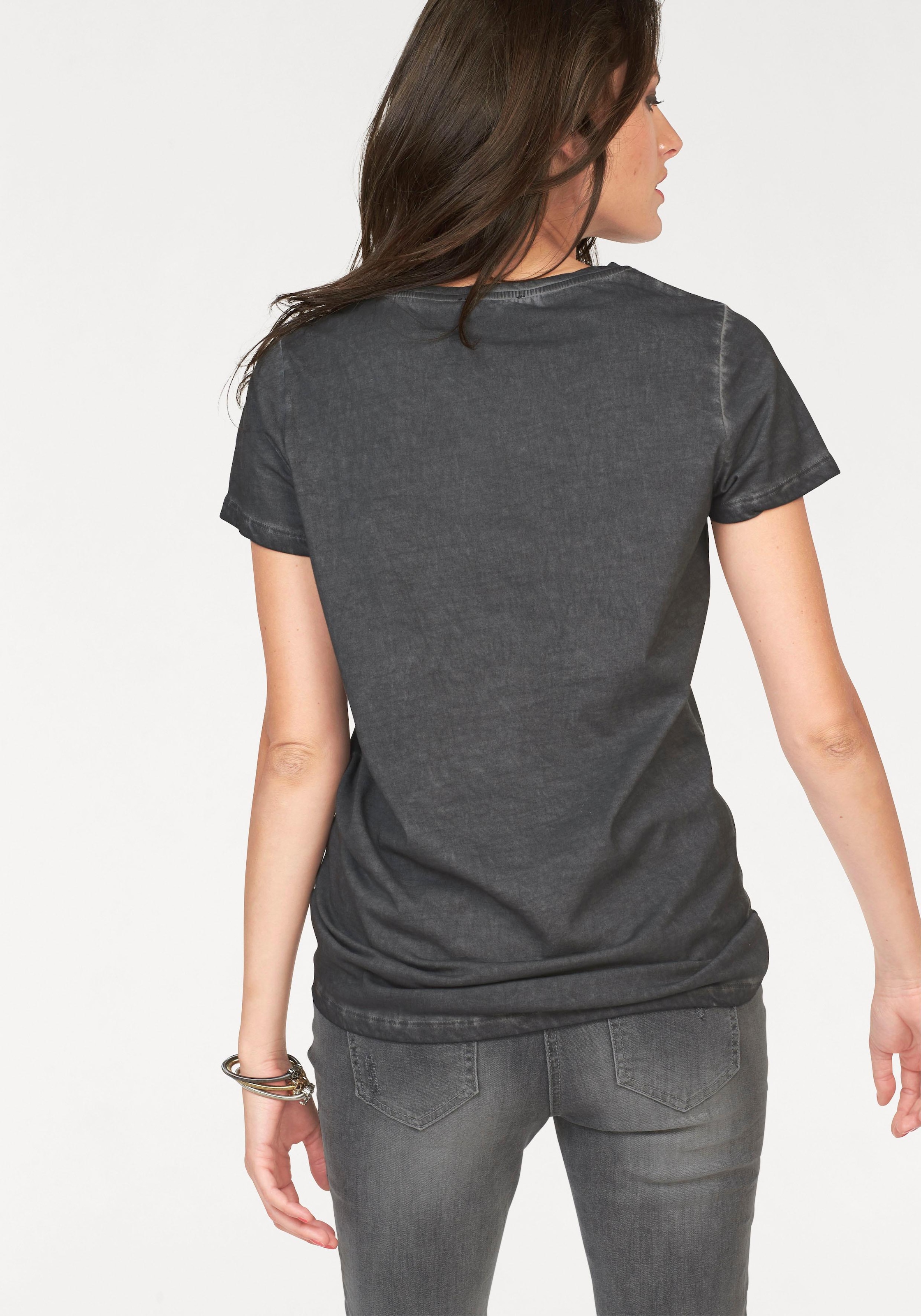 mit bestellen dyed-Waschung | T-Shirt, online Aniston BAUR CASUAL Oil