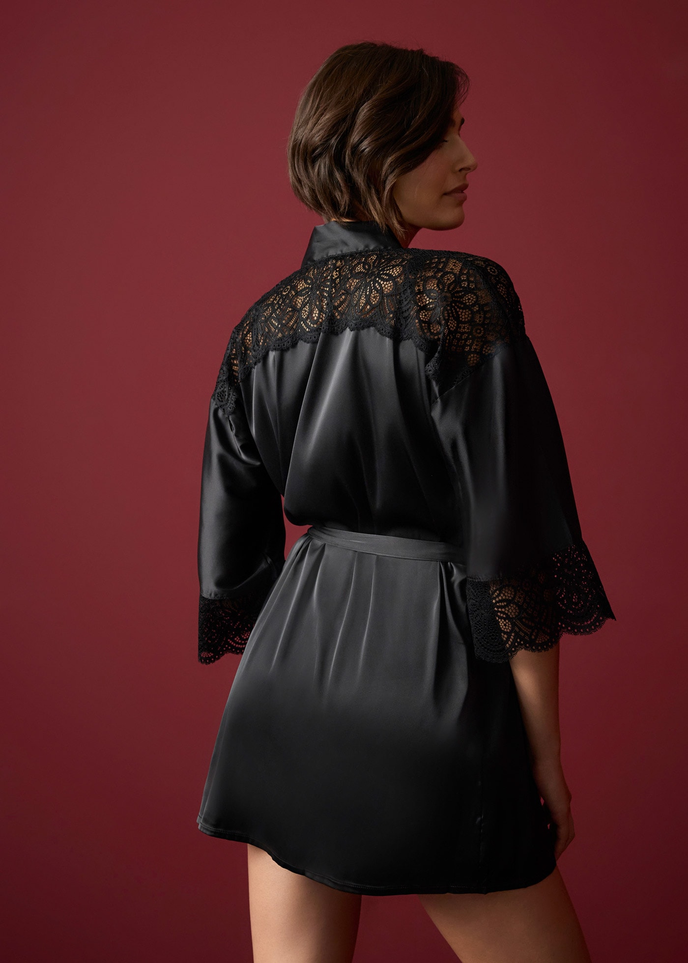 bonprix Kimono »Satin Kimono mit Glanzeffekt« Satin Kimono mit Glanzeffekt