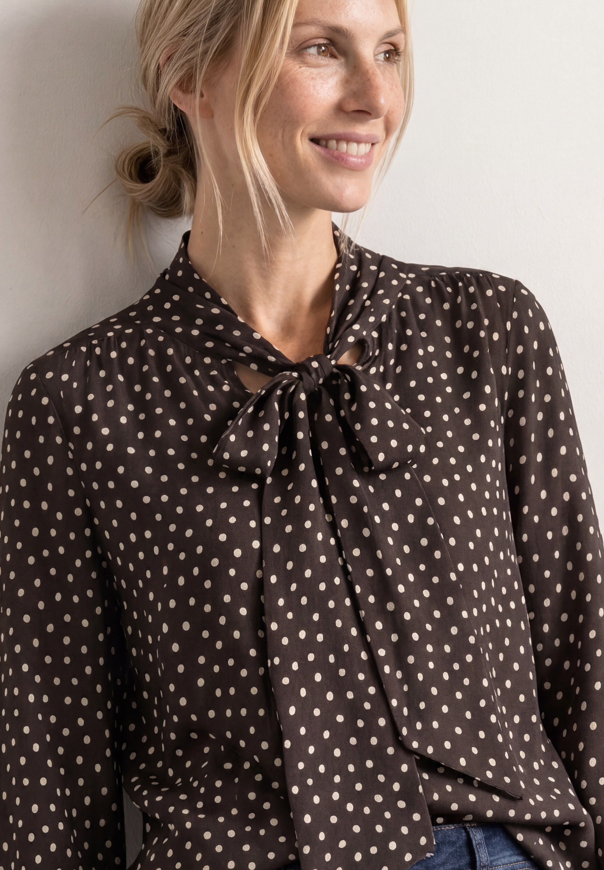 STREET ONE Langarmbluse Sommerbluse mit Schleifendetail und Punkten