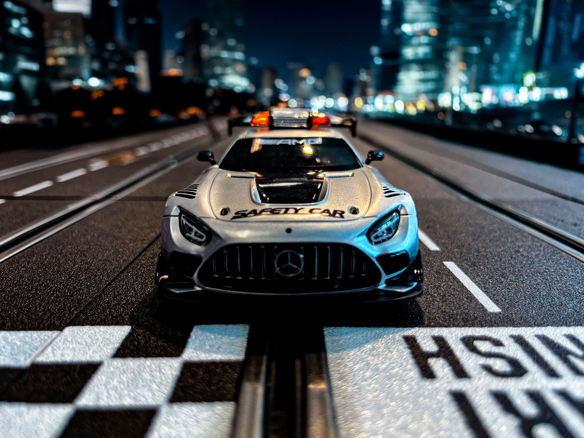 Carrera® Rennbahn-Auto »Mercedes-AMG GT3 Evo "´Safety Car"«, mit Lichteffekt