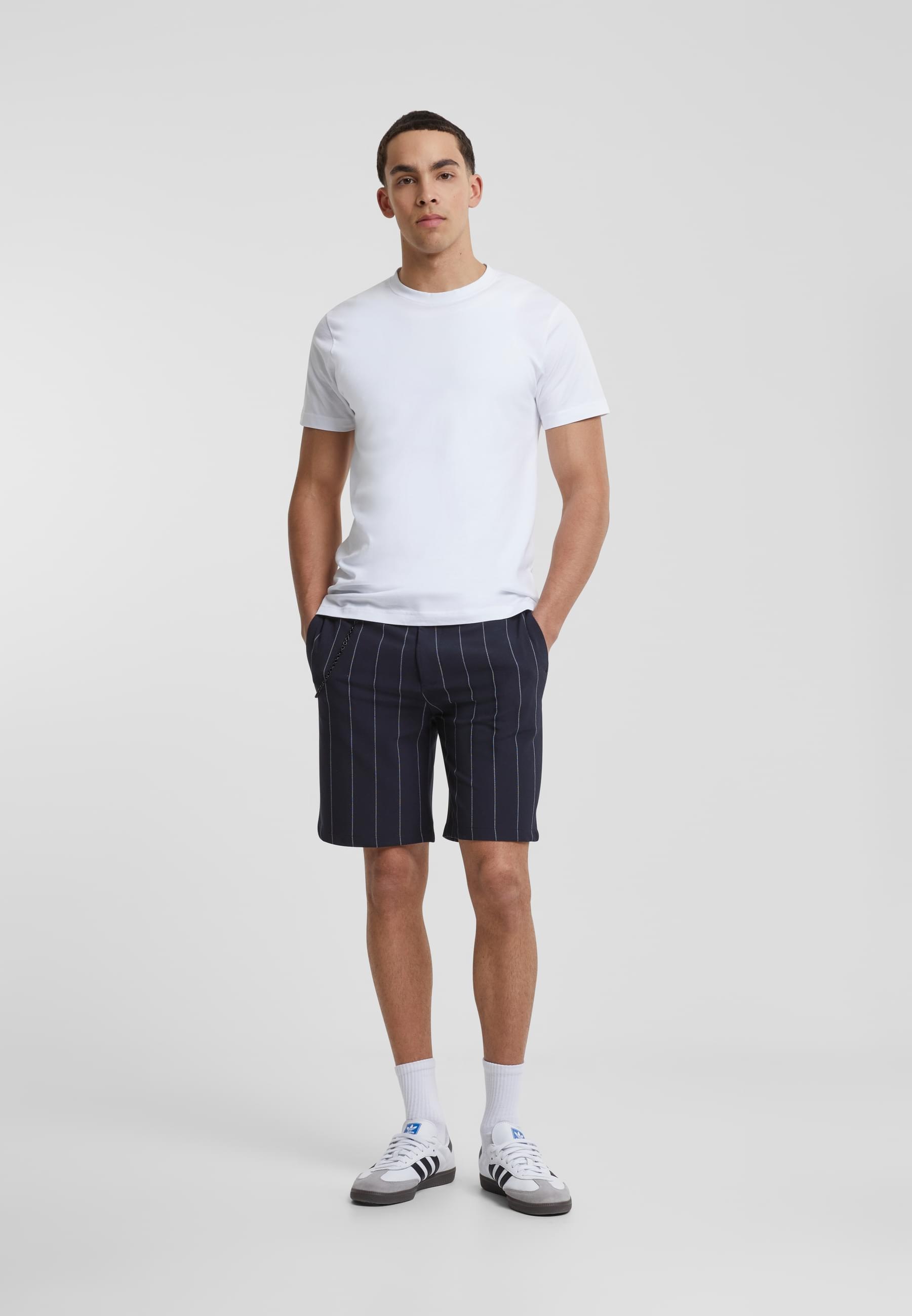 2Y Studios Sweatshorts »2Y Studios 2Y Wide Pinstripe Shorts«, (1 tlg.)