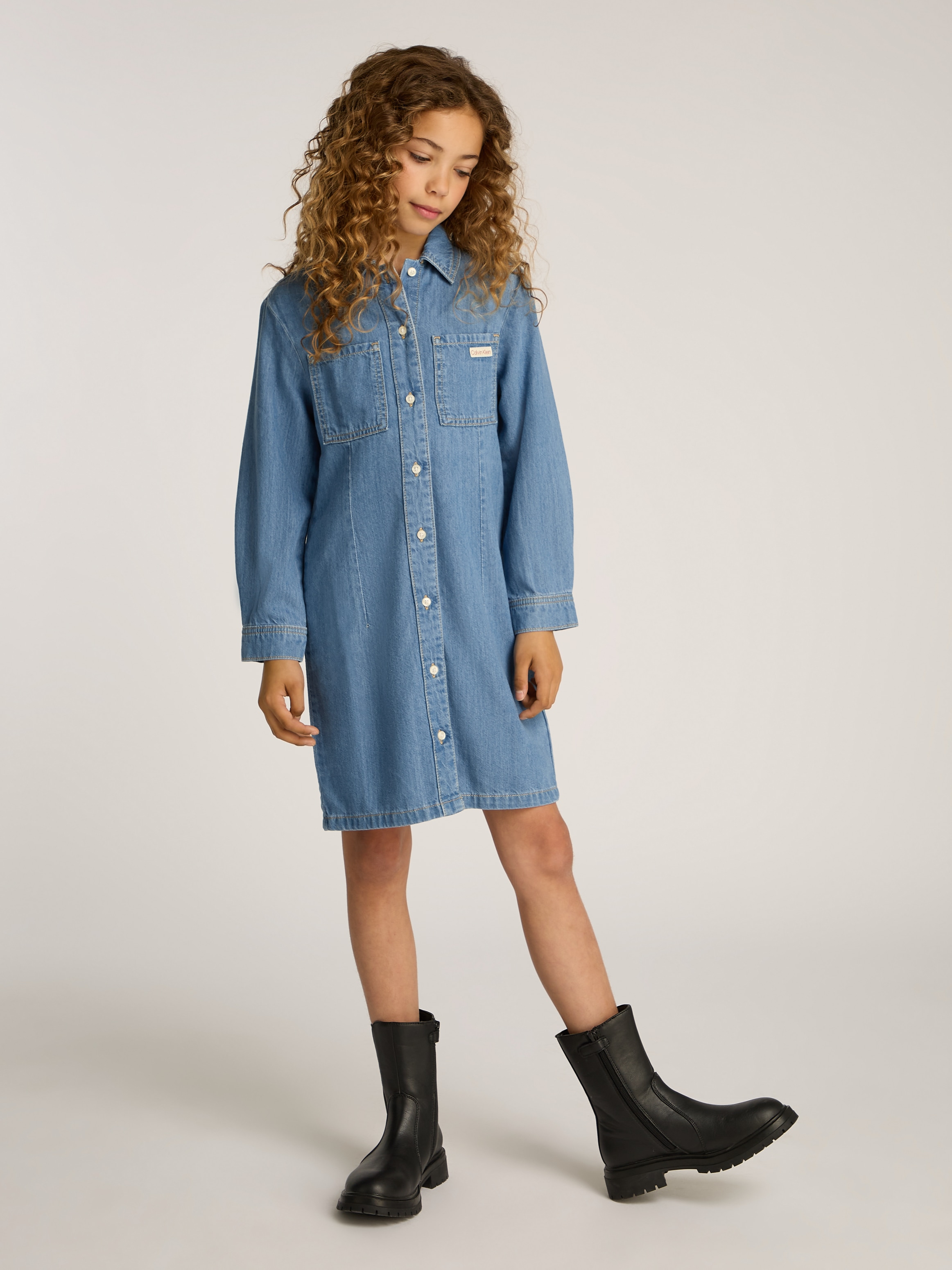 Calvin Klein Jeans Jeanskleid "LT BL TENCEL DENIM SHIRT DRESS" Brusttaschen für Kinder bis 16 Jahre mit Logostickerei
