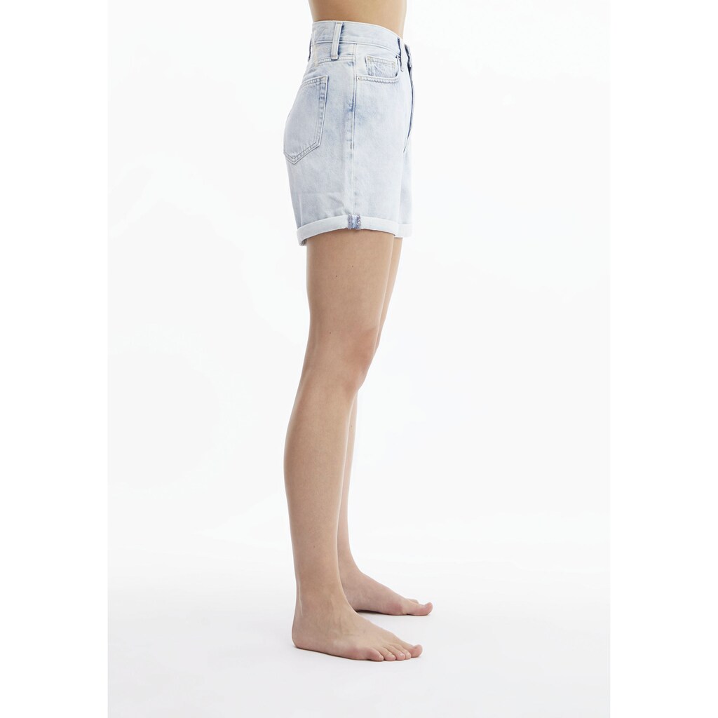 Damenmode Hosen Calvin Klein Jeans Shorts »MOM SHORT«, mit Calvin Klein Jeans Logo-Badge light-blue Damenmode Hosen Calvin Klein Jeans Shorts »MOM SHORT«, mit Calvin Klein Jeans Logo-Badge light-blue