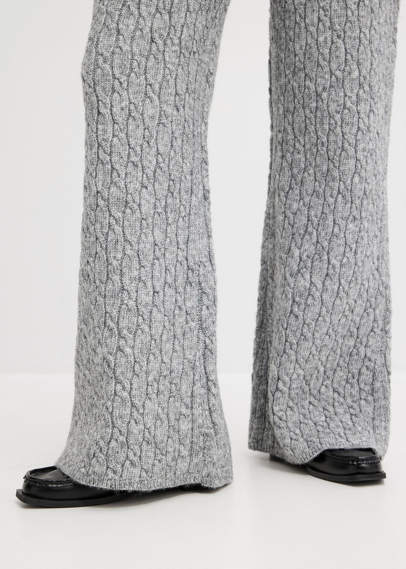 bonprix Stoffhose »Strickhose mit Zopfmuster«  mit Zopfmuster