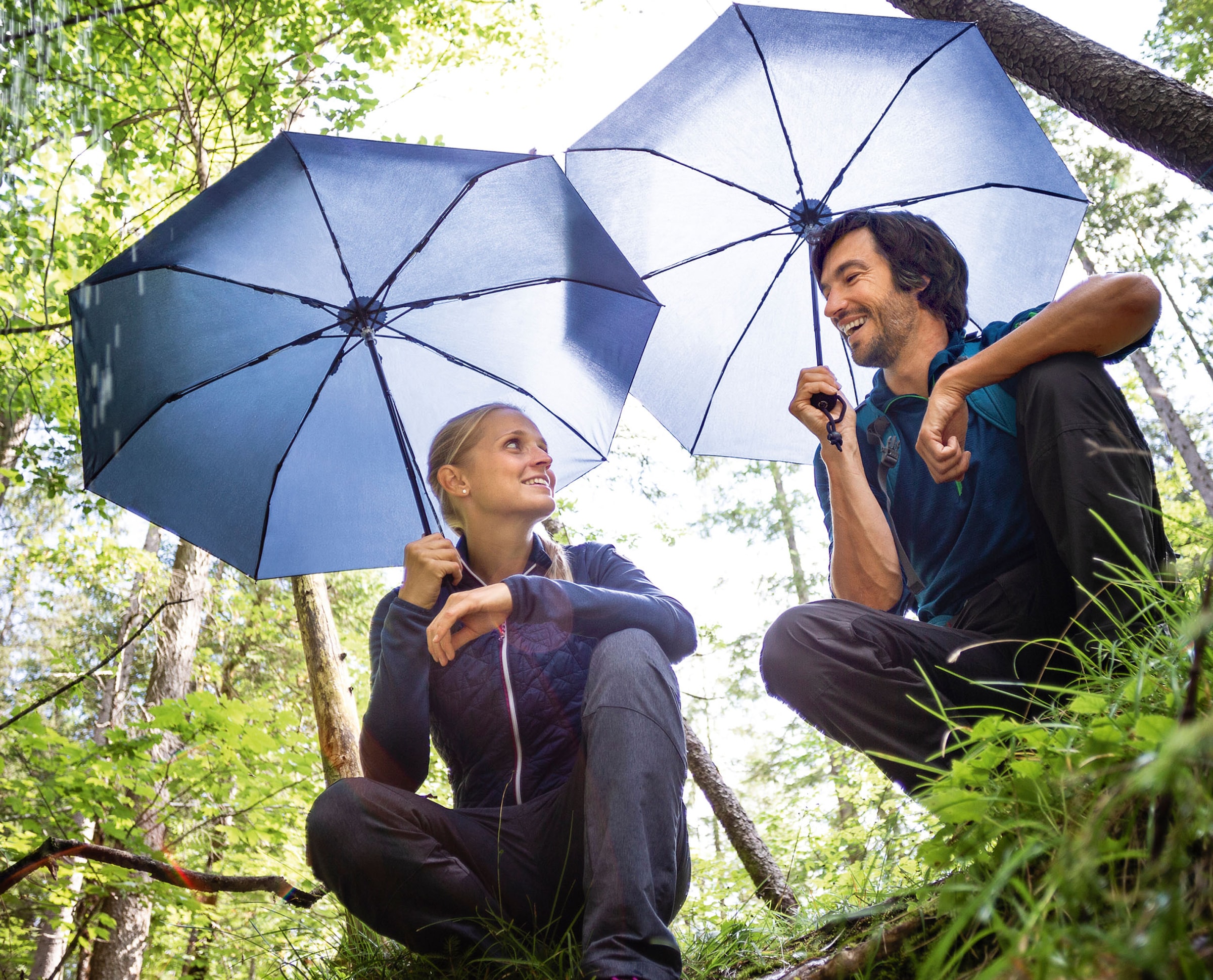 EuroSCHIRM® Taschenregenschirm »light trek«, kompakte Größe, mit integriertem Kompass im Griff