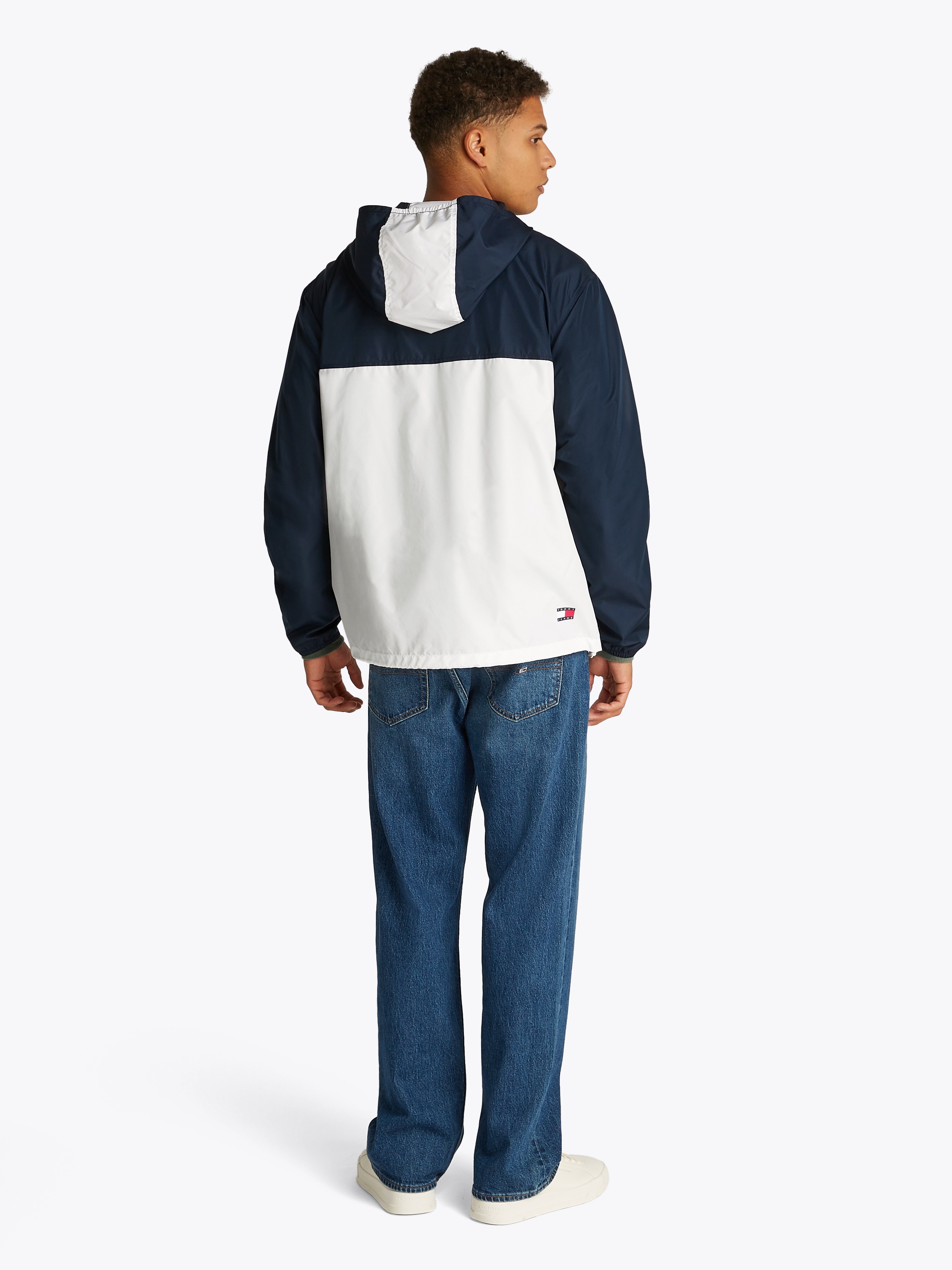 Tommy Jeans Outdoorjacke »TJM LW CHICAGO JACKET«, mit Kapuze, mit Logoprägung