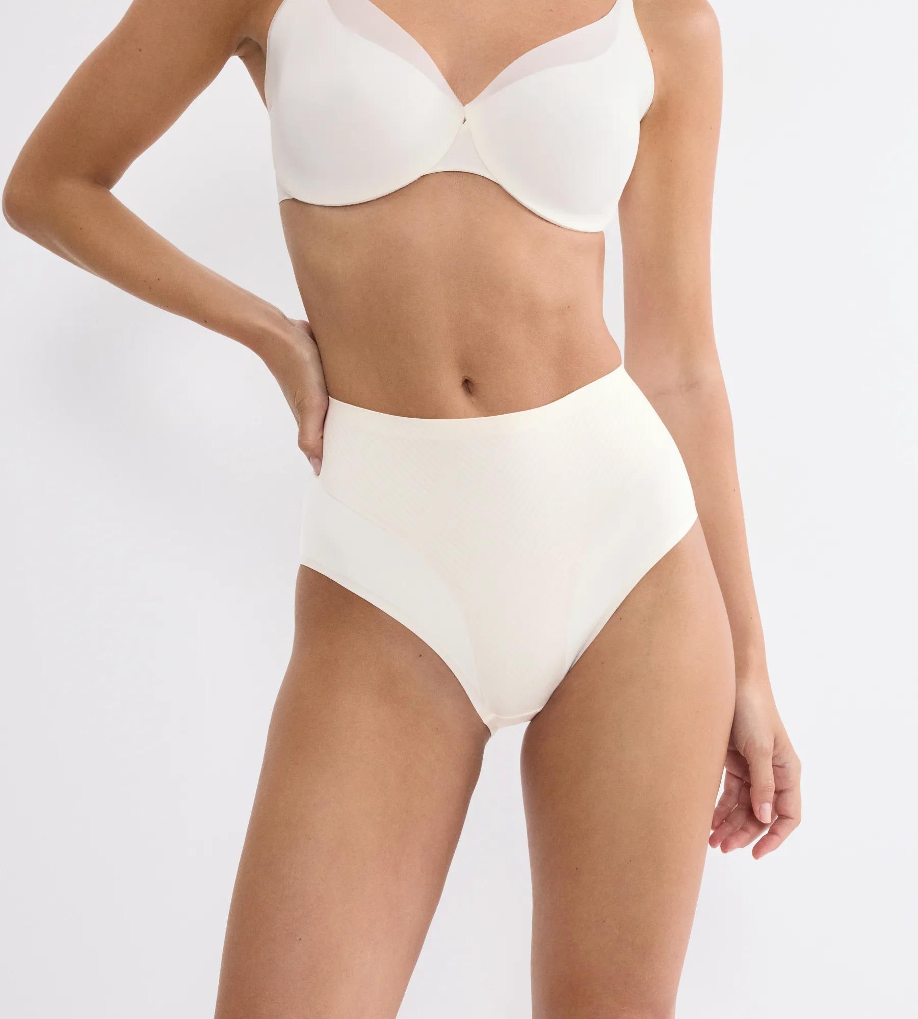 Triumph Shapingslip "BMU Illusion Curve" weich, nahtlos, mittlerer Shape-Effekt, formend