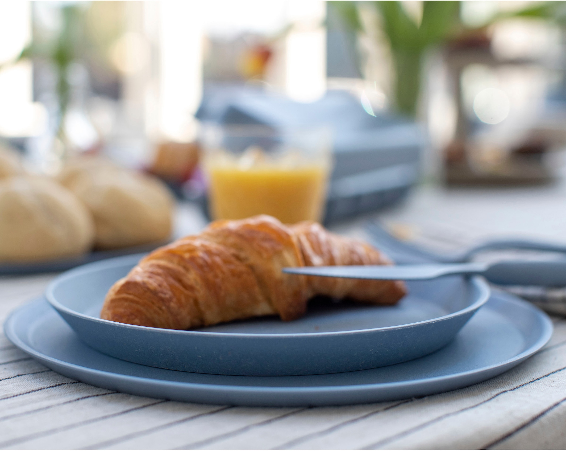 KOZIOL Speiseteller »CONNECT PLATE Ø 20,5 cm, aus biozirkulärem Material« Spülmaschinengeeignet und melaminfrei, Made in Germany