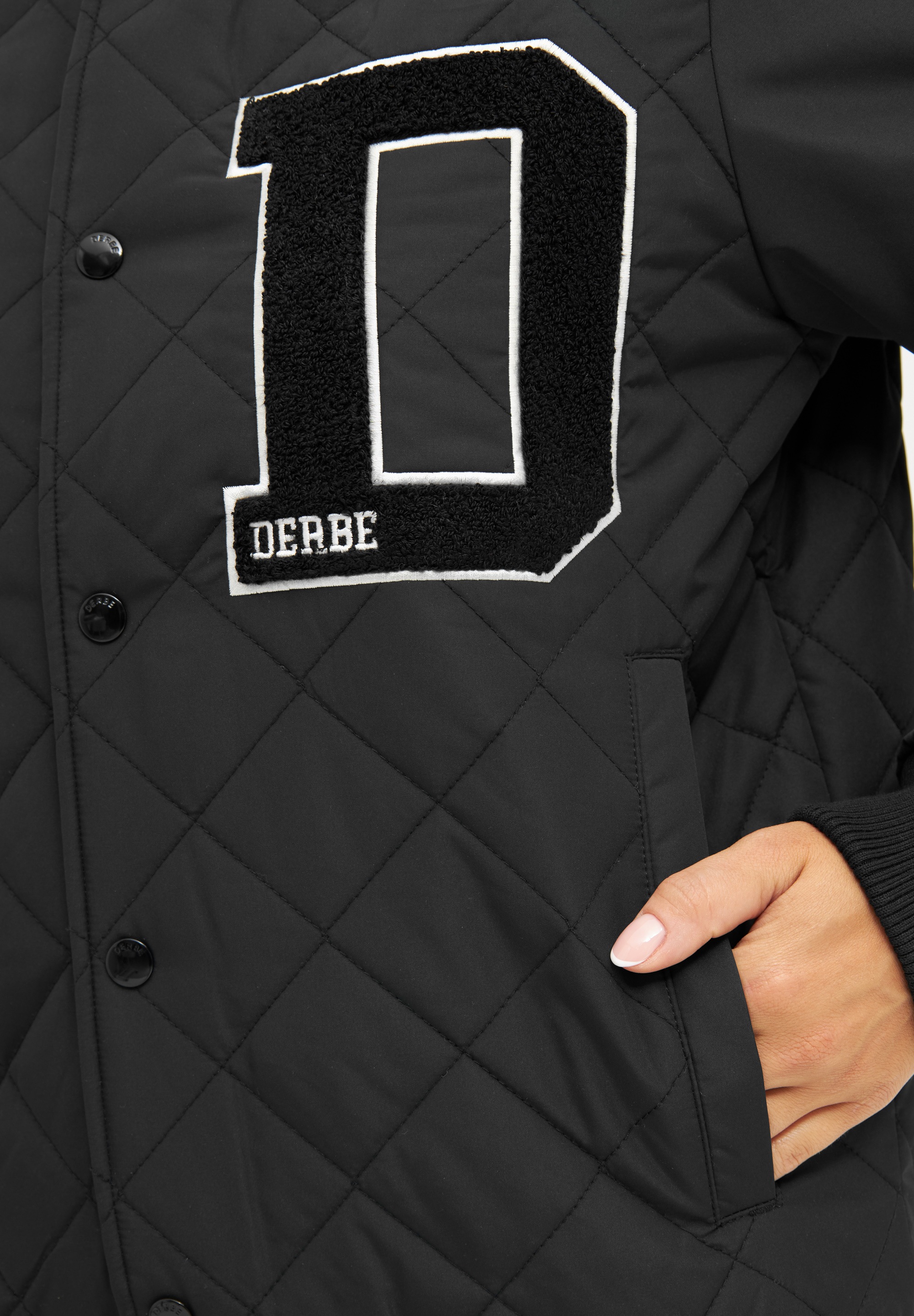 Derbe Collegejacke »Quiltby College«, ohne Kapuze, Unisex College Jacke aus nachhaltigen Materialien