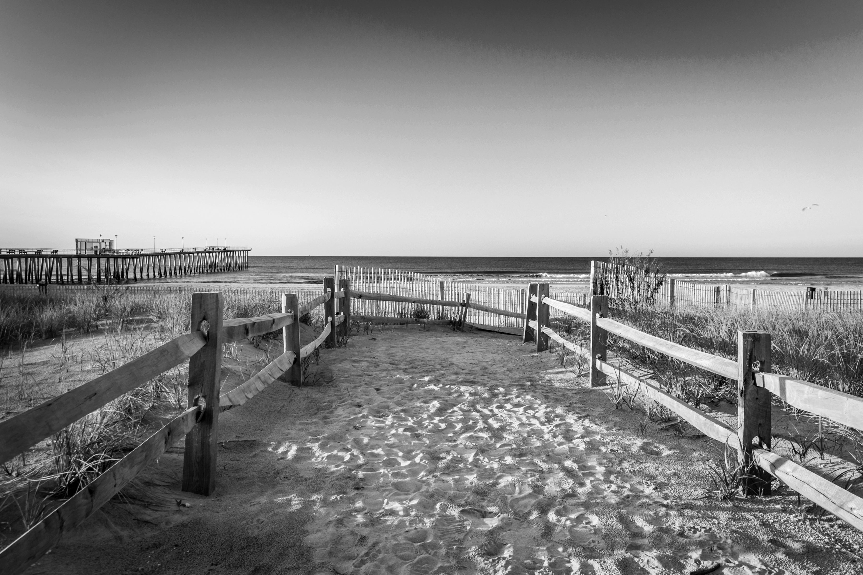 Papermoon Fototapete "Strand Schwarz & Weiß"