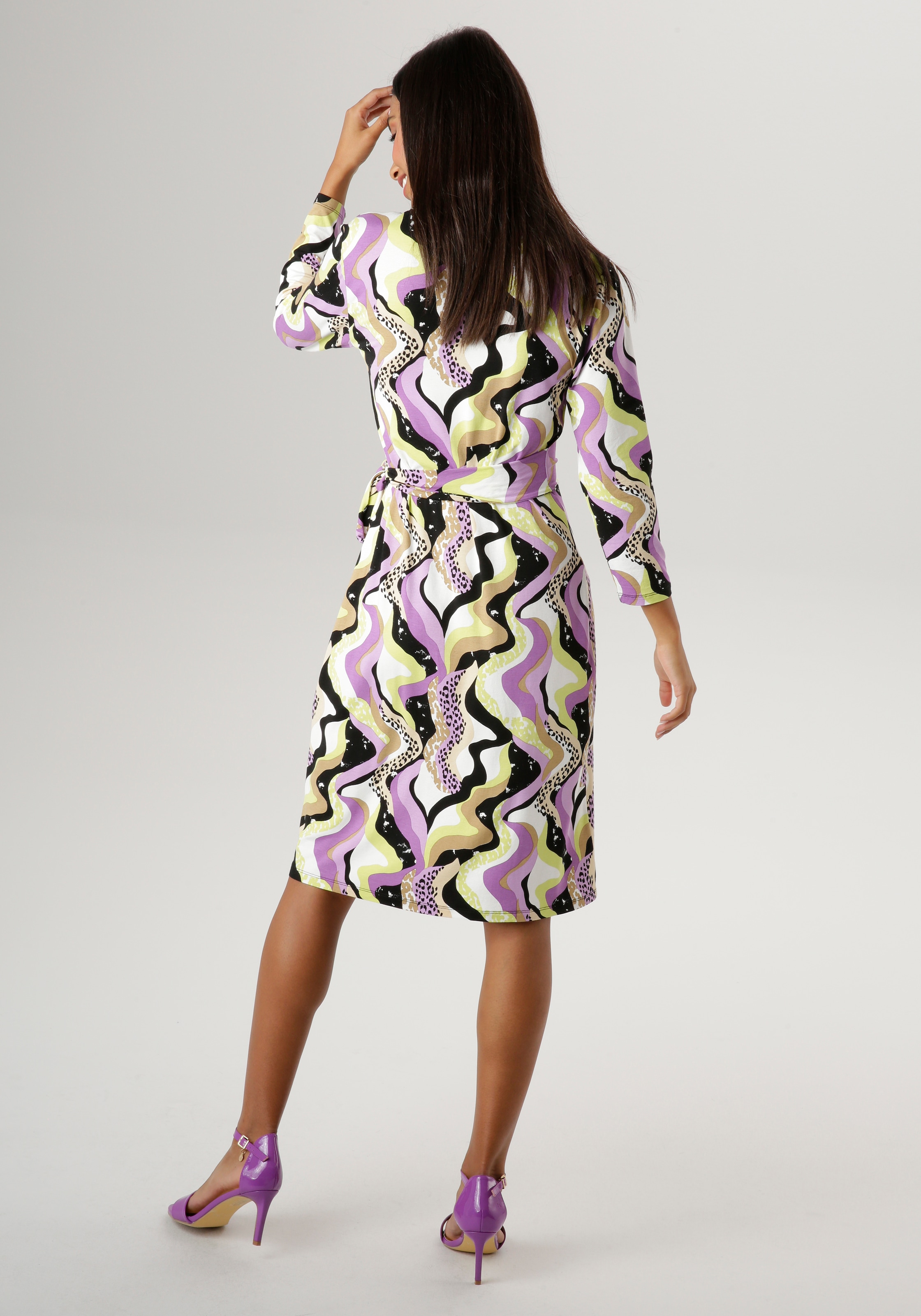 mit Bindedetail für KOLLEKTION Jerseykleid, Taille SELECTED - NEUE der Aniston BAUR in | kaufen