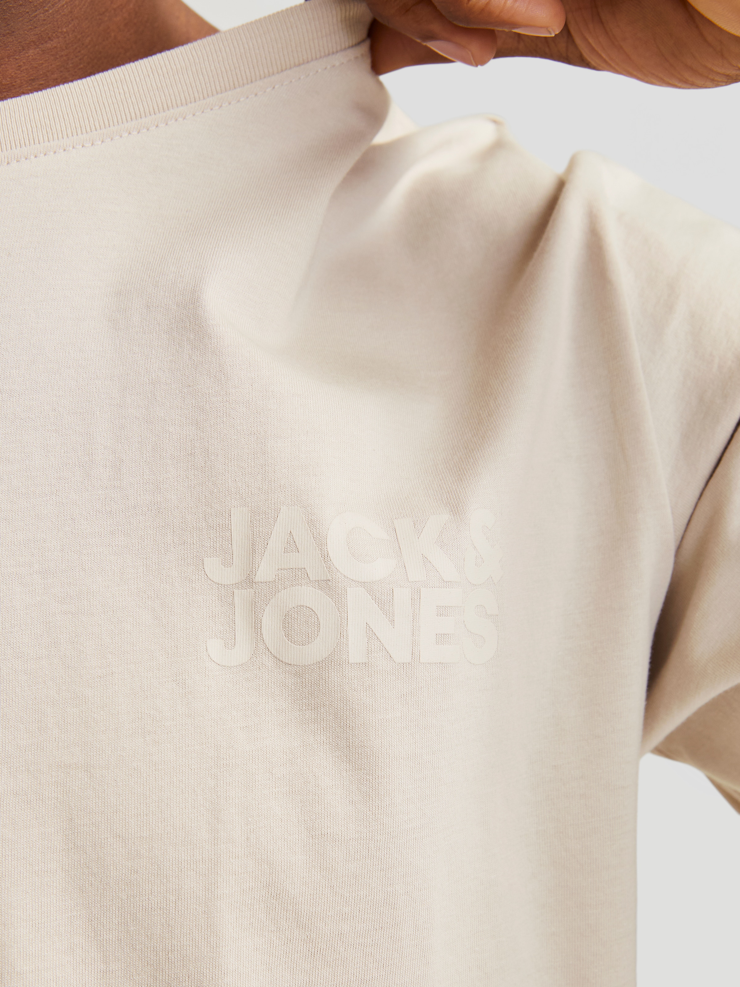Jack & Jones Rundhalsshirt »JJECORP mit Logo-Print und klassischem Rundhals«, mit Rundhalsausschnitt
