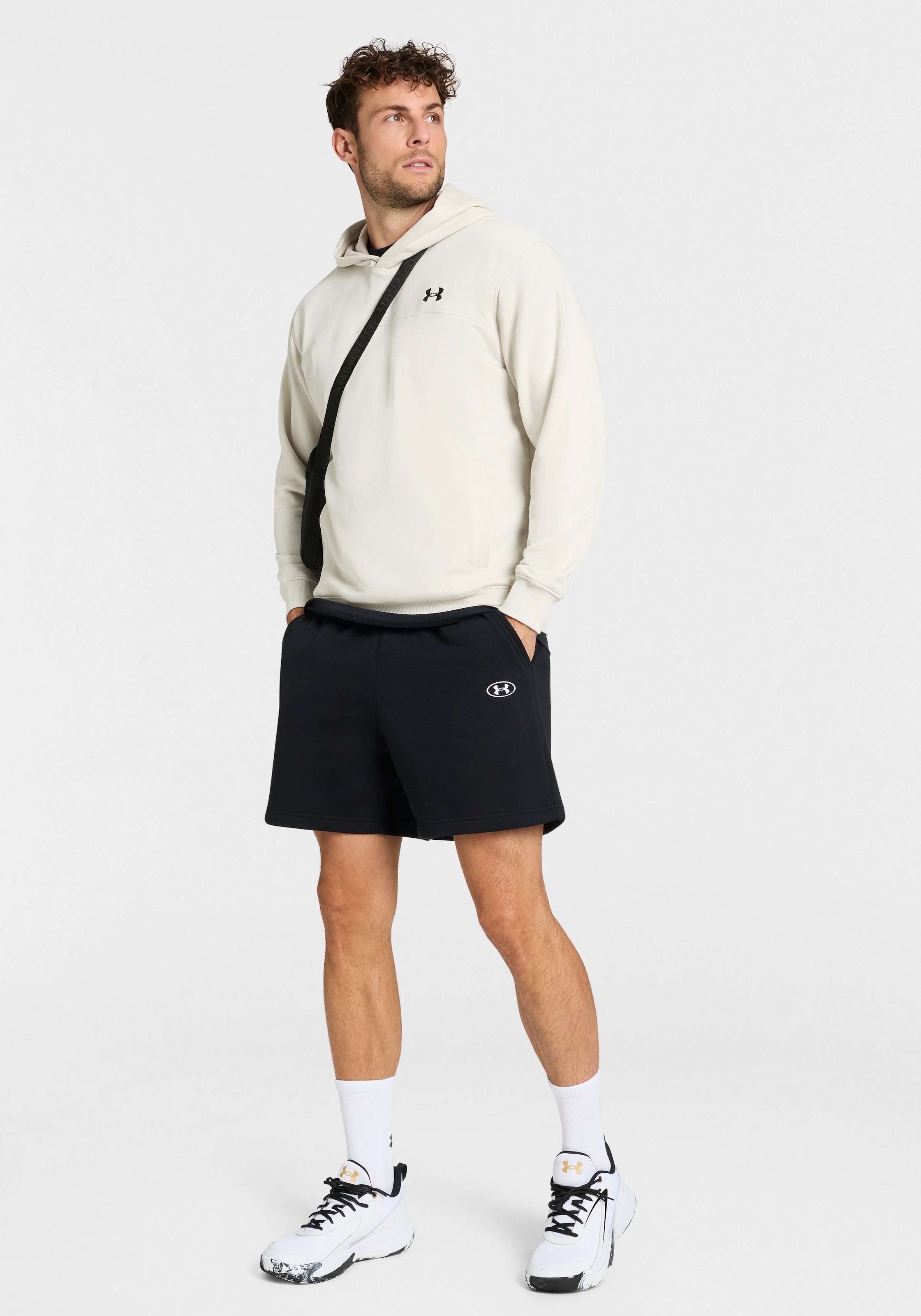 Under Armour® Sweatshorts »UA RIVAL FLC SHORTS«  für Sport und Freizeit, lockerer Schnitt, auch in großen Größen