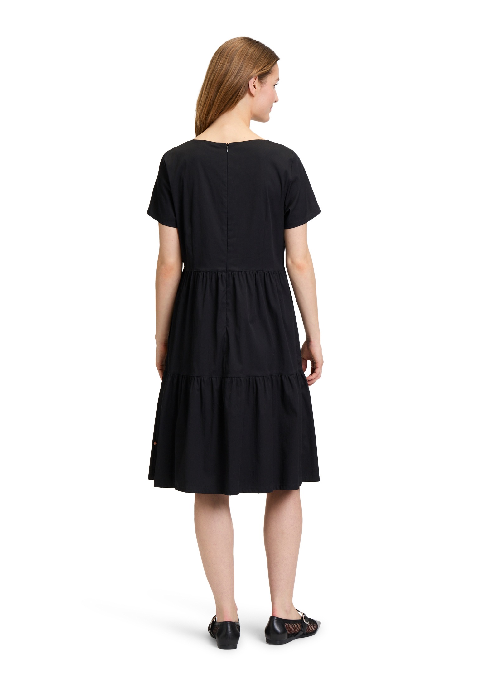Vera Mont Sommerkleid »Vera Mont Sommerkleid mit Stufen«, Form