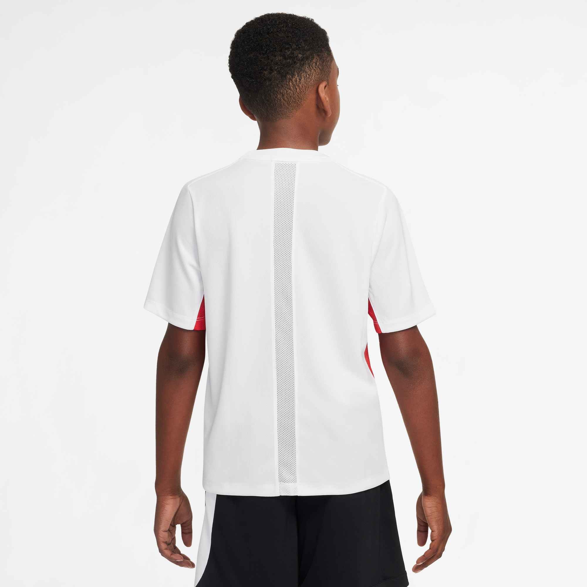 Nike T-Shirt »B NK DF MULTI SS TOP GX LOVE« für Jugendliche, sportlicher Stil, für Freizeit und Aktivitäten