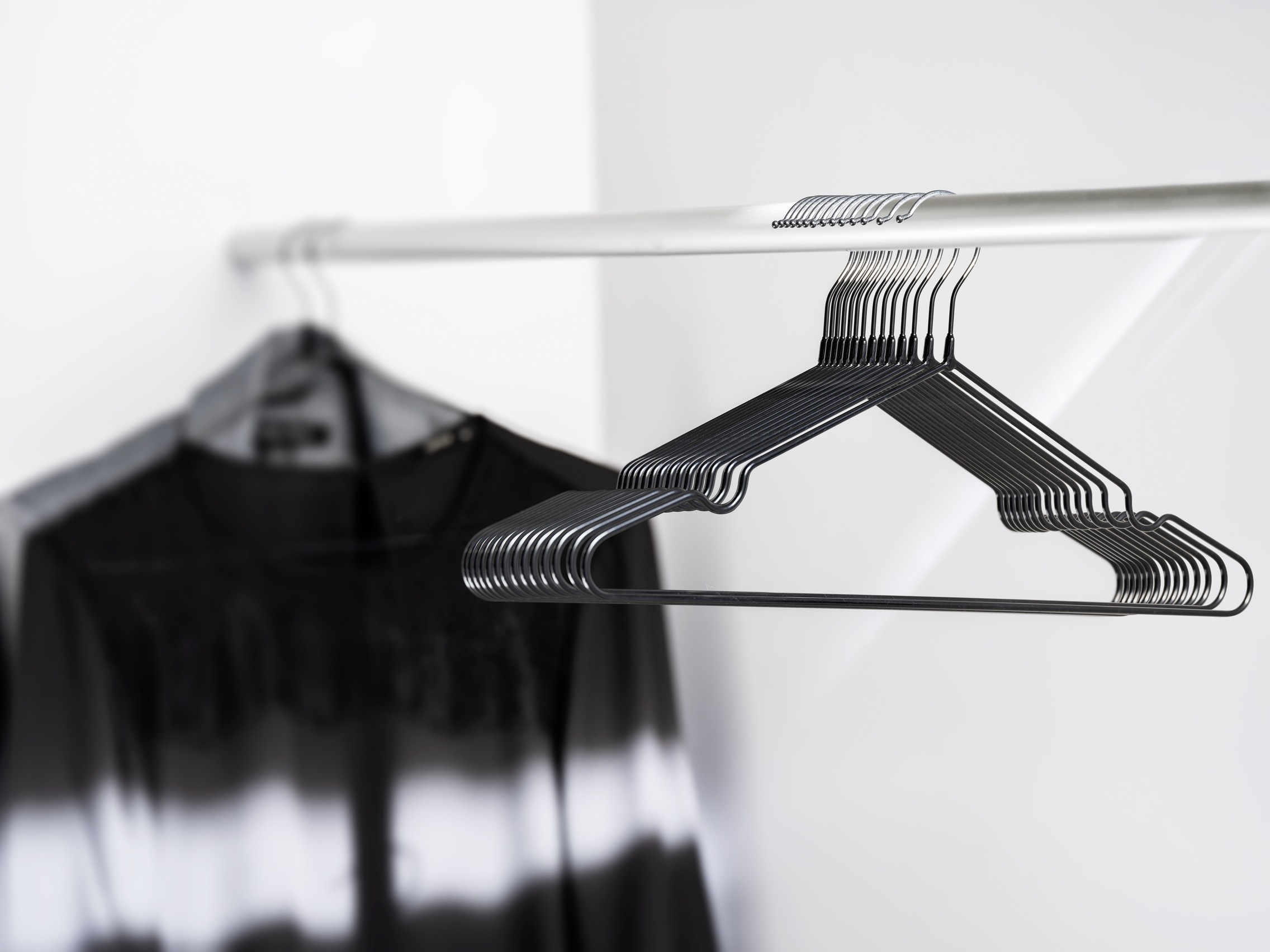 WENKO Kleiderbügel »Modell Sascha« rutschfeste Beschichtung, schmales Design