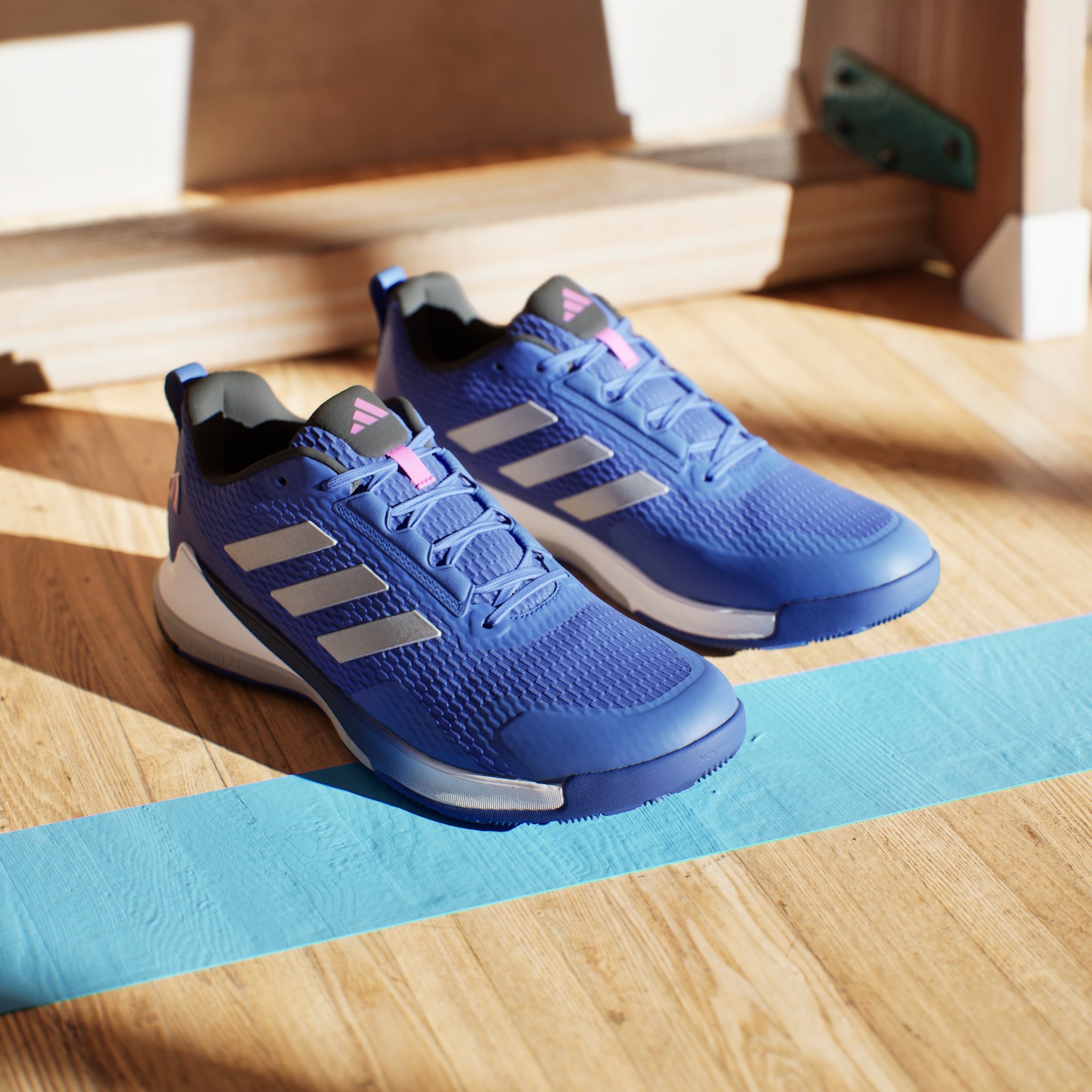 adidas Performance Hallenschuh »NOVAFLIGHT 2 INDOOR«, besonders geeignet für Volleyball