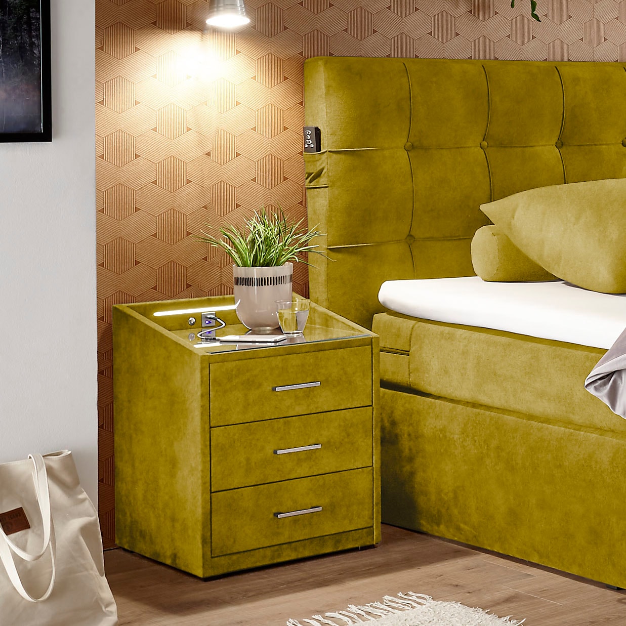 set one by Musterring Boxspringbett »Richmond« versenkbarer TV- Halterung mit Fernbedienung