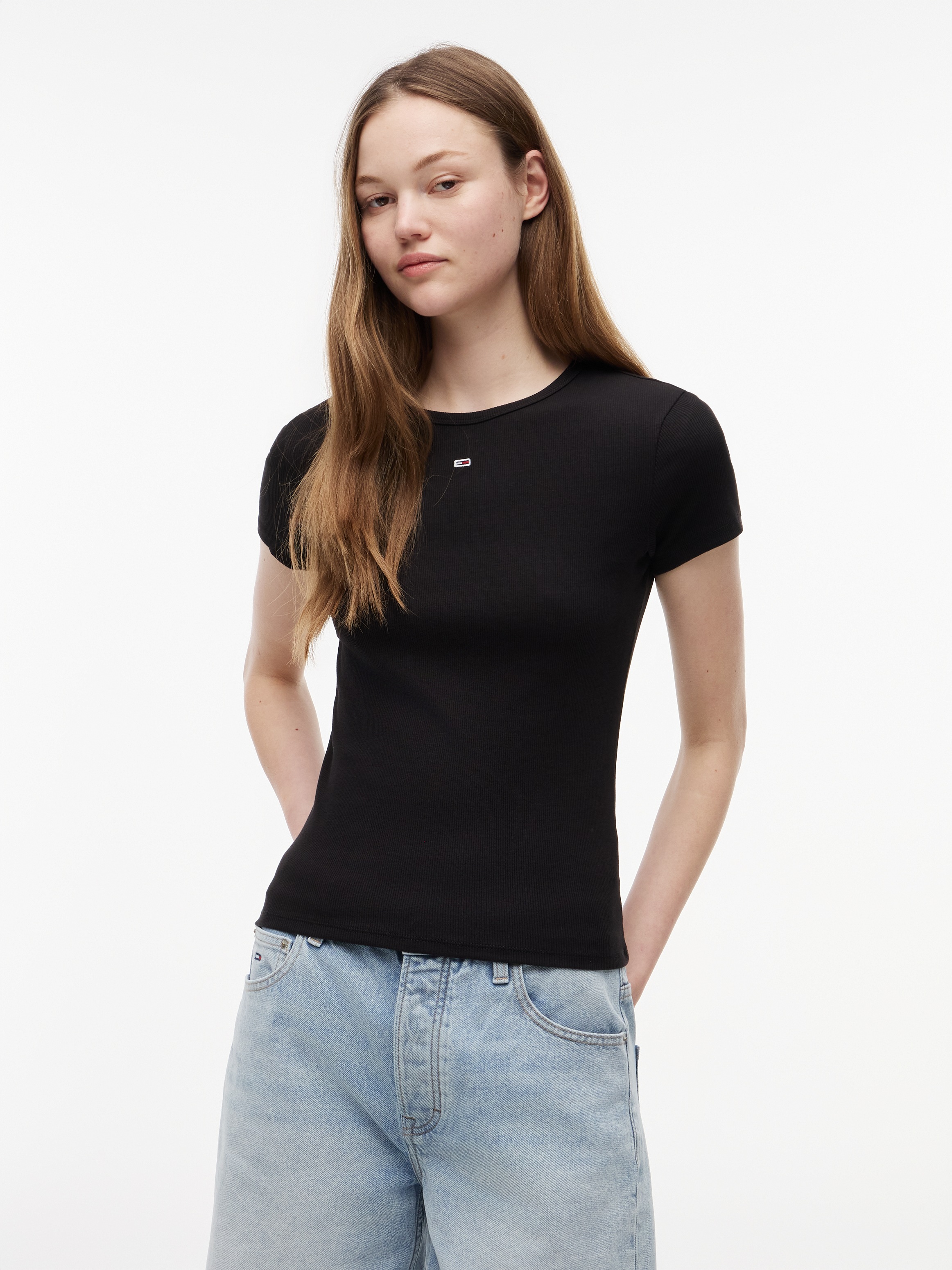 Tommy Jeans Kurzarmshirt »TJW ESSENTIAL RIB SHORT SLEEVE EXT« Baumwollmischung in gerippter Struktur, Slim Fit
