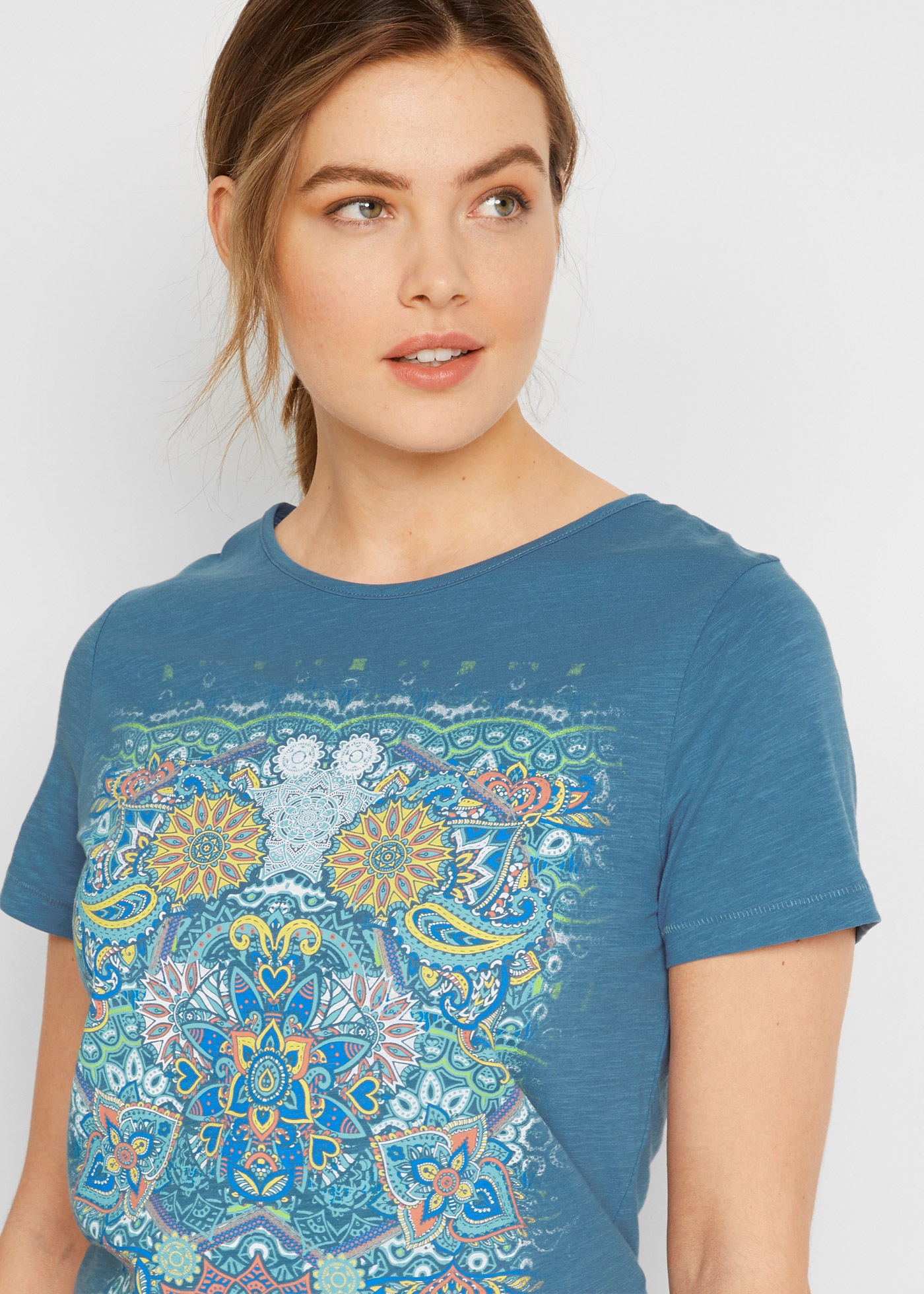 bonprix T-Shirt »T-Shirt aus reiner Baumwolle« 2 Stk. mit farbigem Print und Rundhalsauschnitt