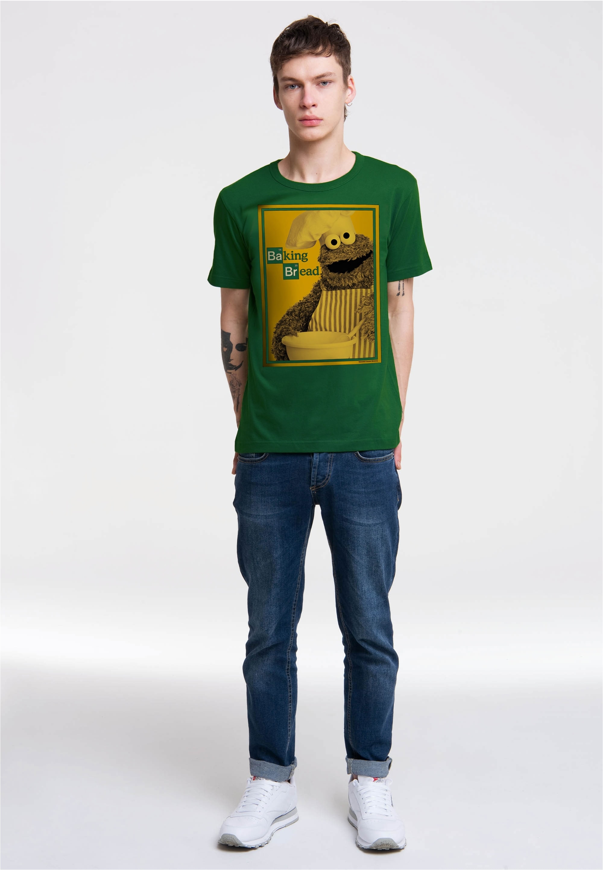 LOGOSHIRT T-Shirt »Sesamstraße - Krümelmonster | Baking Bread«, mit coolem Print