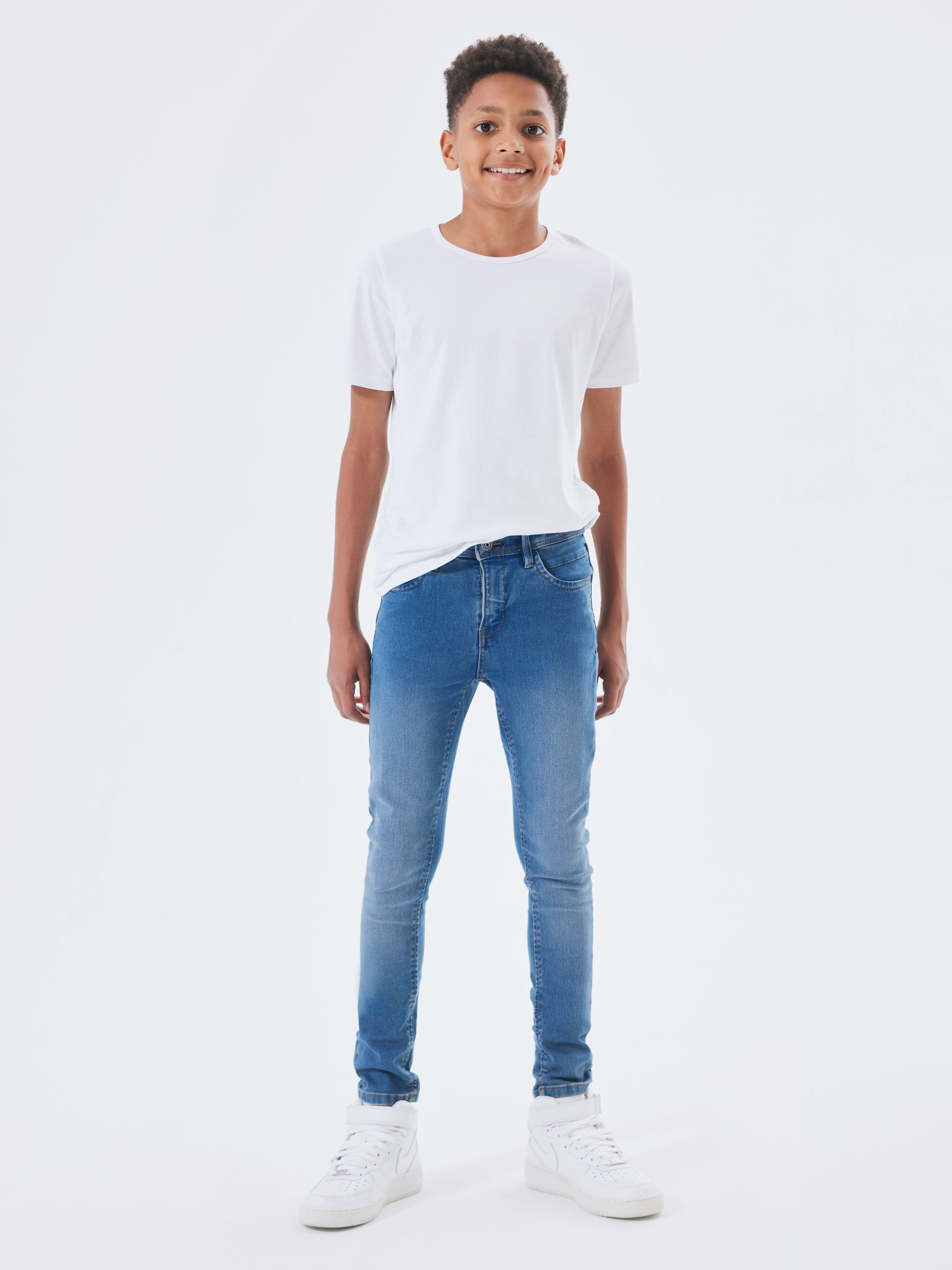 Name It Stretch-Jeans »NKMSILAS für Jungen mit verstellbarem Bund und schlanker Form«, slim fit, Denim, Abriebeffekte, angesetztes Bündchen